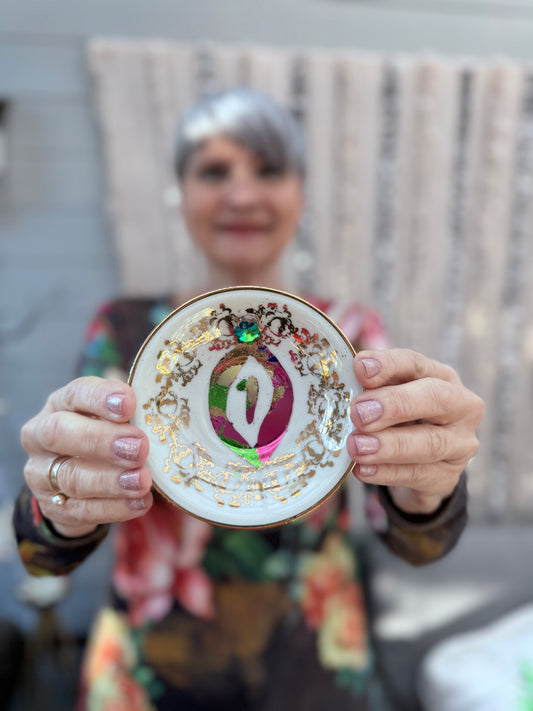 Vulvakunst hvitt og gull med fargefest-Vulva diamant