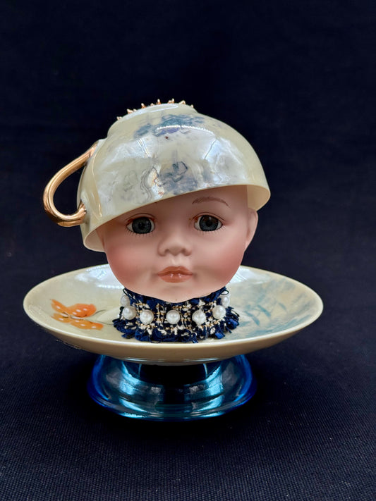 Vintage dukke på fat «Blåne»