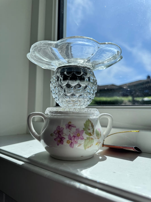 Mini Solcellelampe liten sukkerskål i porselen, blank solcelle og glassfat