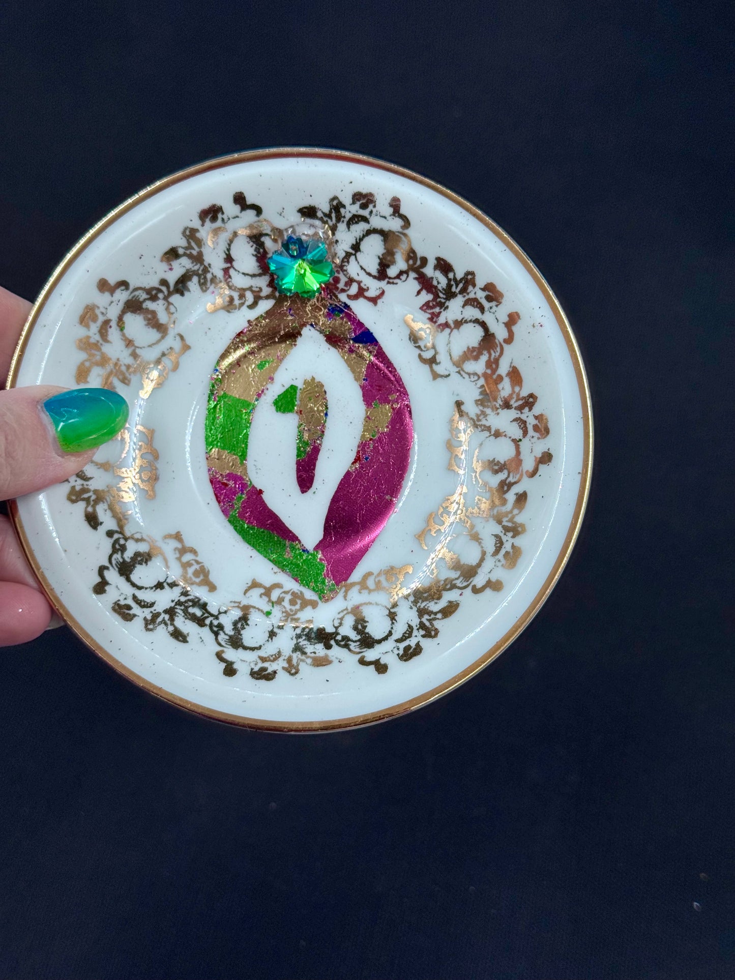 Vulvakunst hvitt og gull med fargefest-Vulva diamant