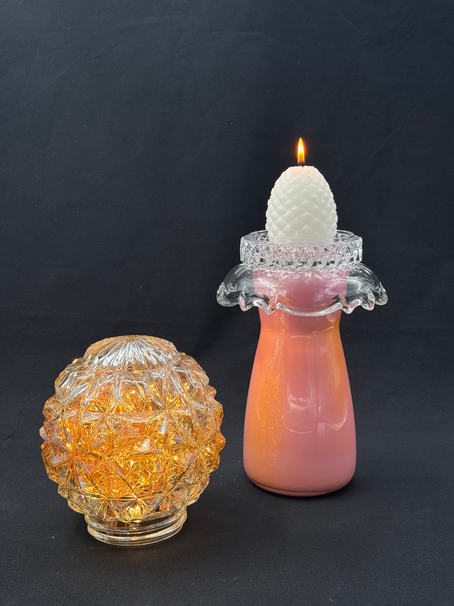 Vintage Diamantlampe med pastell rosa og hint av oransje fot og amber kuppel