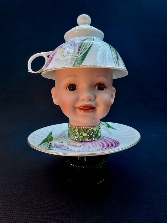Vintage dukke på fat «Happy-go-lucky»