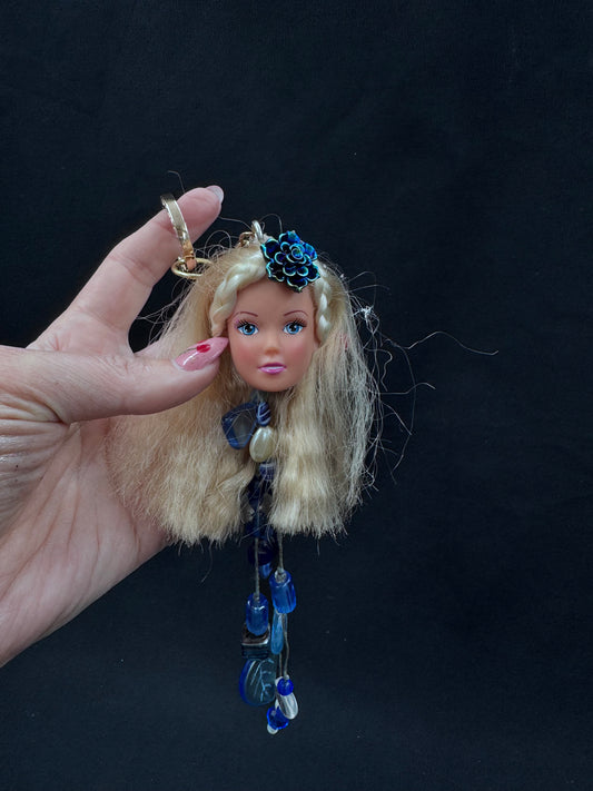Vintage Barbie blå. Lasergravering «Queen»