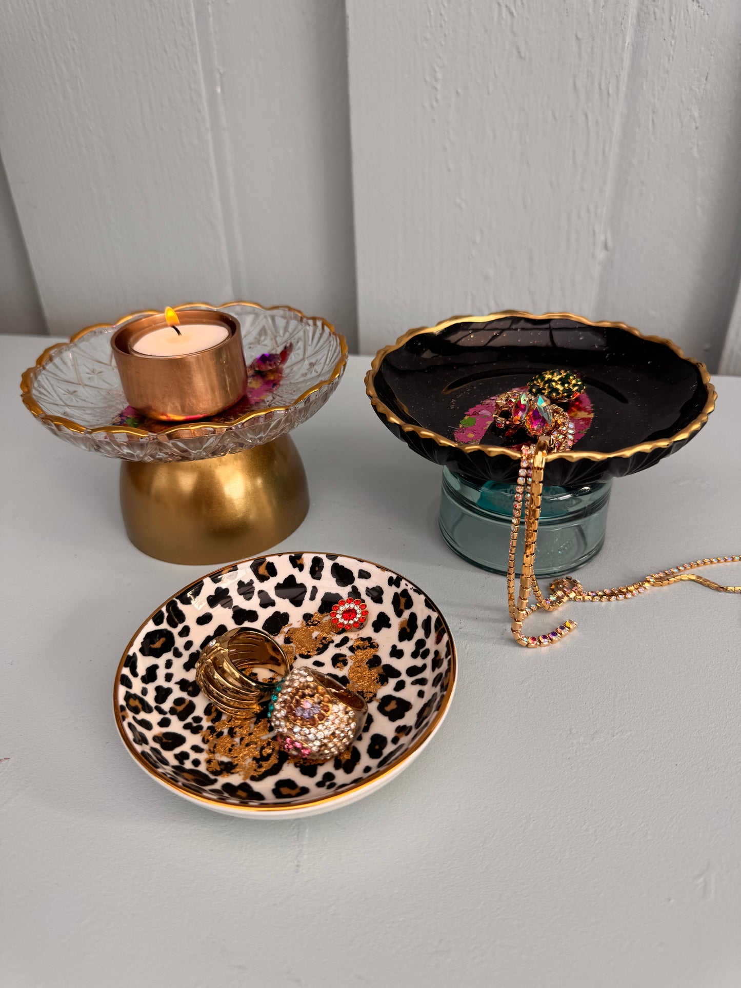 Vulvakunst klart glass og gullkant med fargefest-Vulva diamant