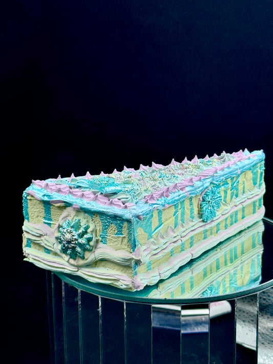 Stort kakestykke Unicorn krem og glitter