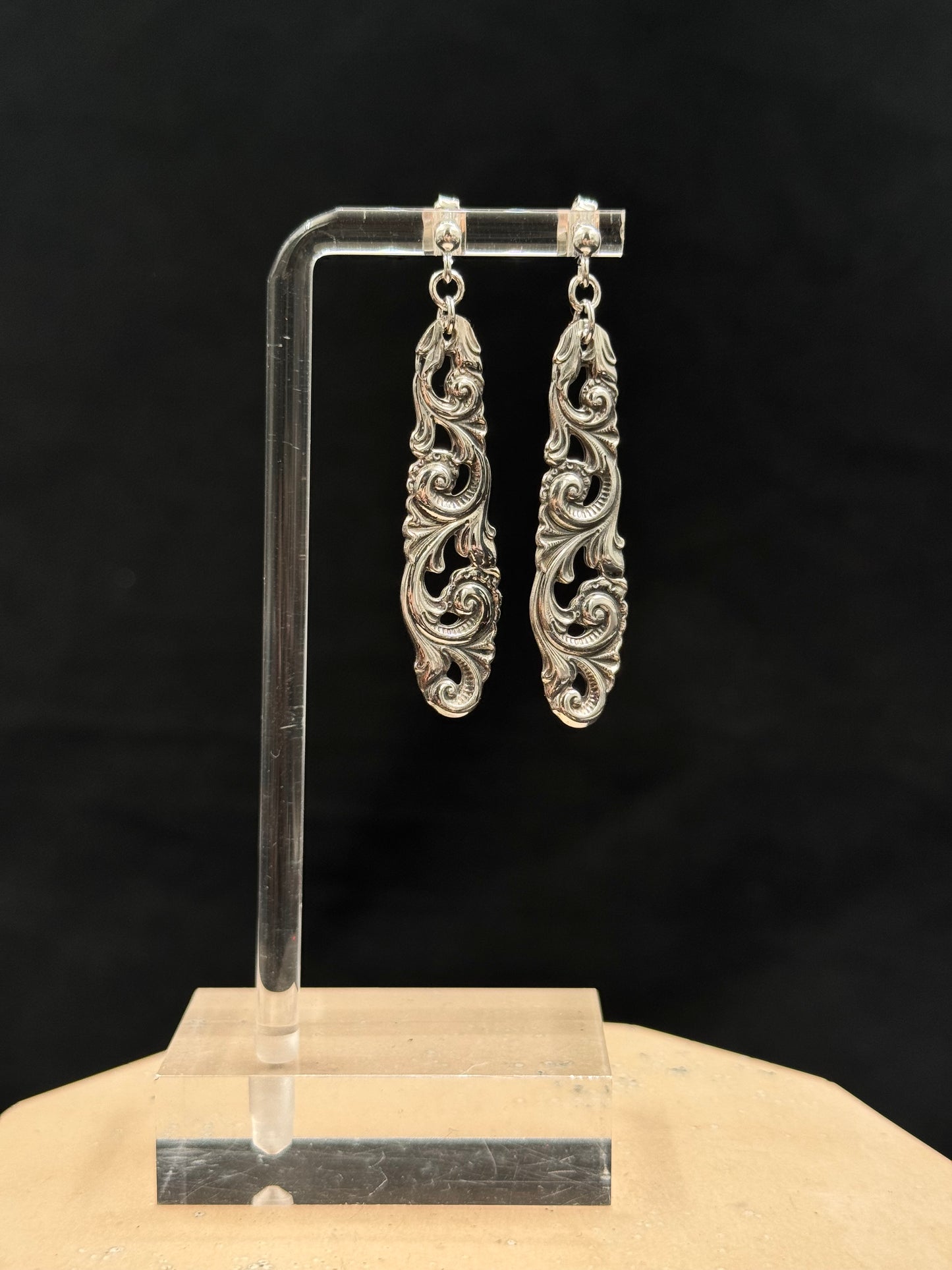 Vintage øredobb i sølvmønster «Tele»