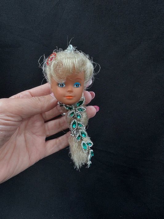 Vintage Barbie blomsterdiamanter. Lasergravering «Queen»