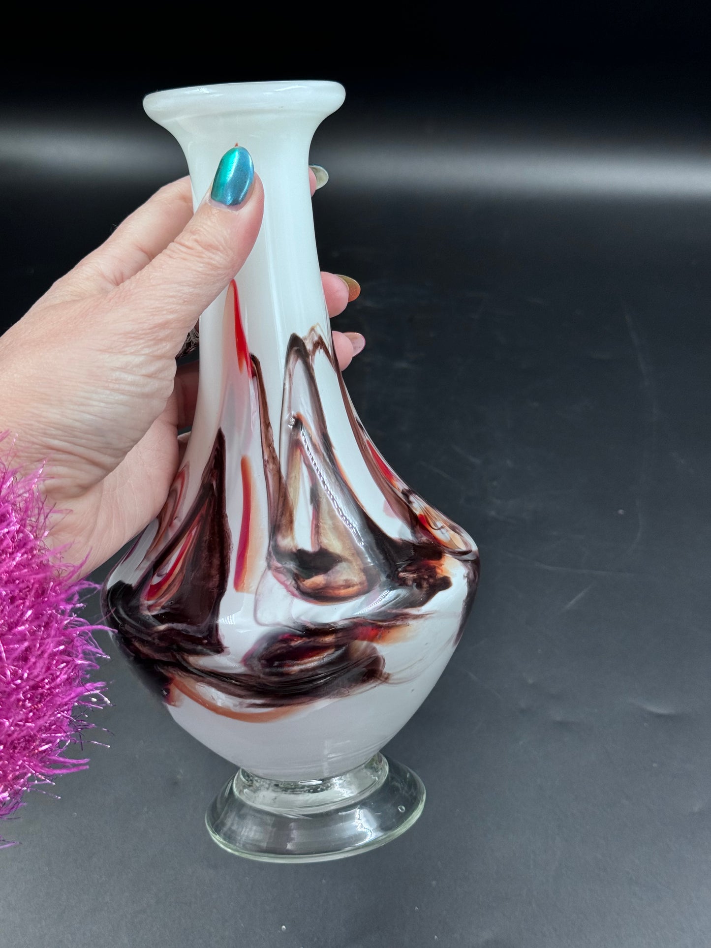 Vintage vase hvit, brun og rød
