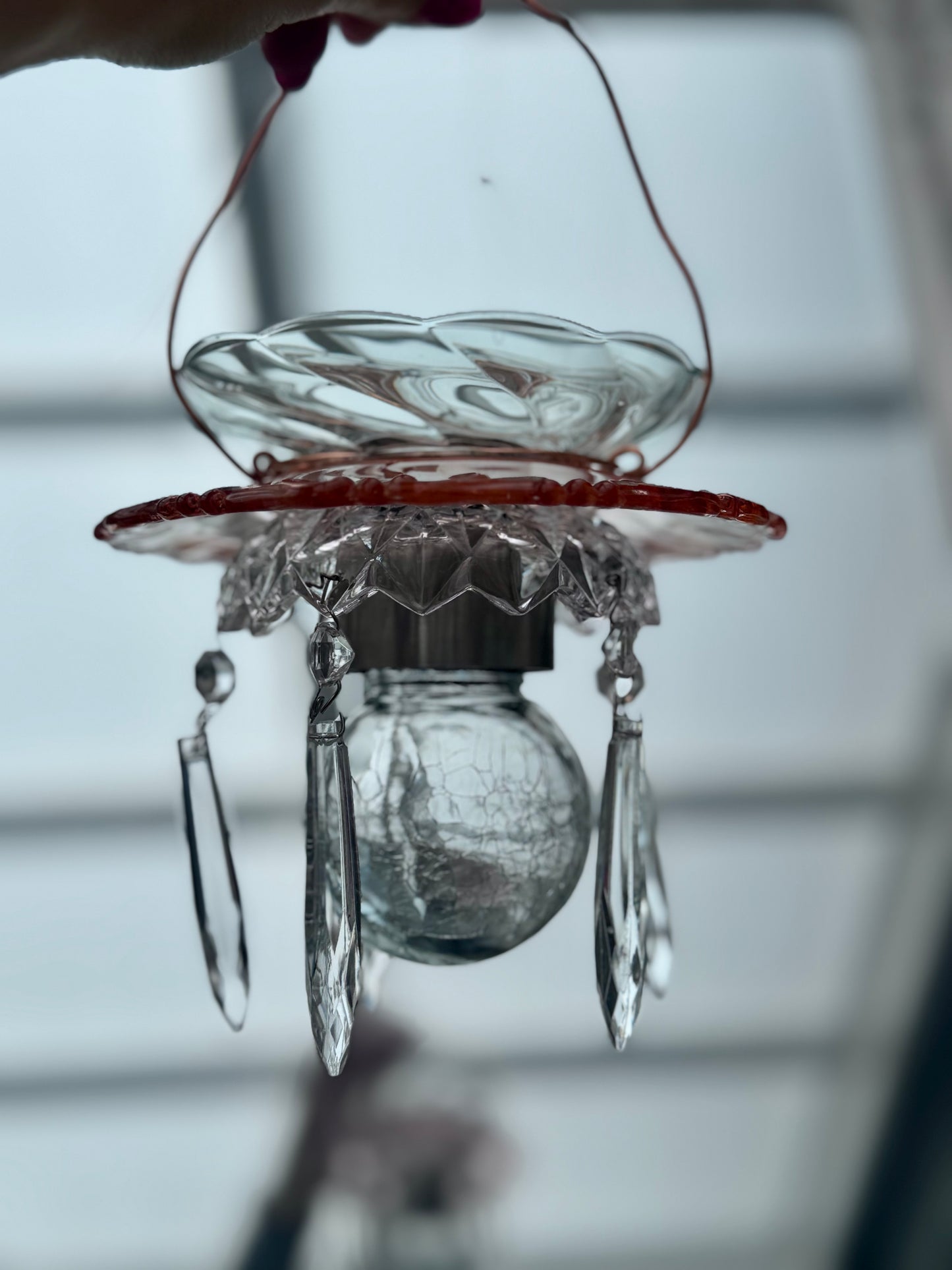 Vintage Solcellelampe hengelykt - rosa glass med romantiske blondemønster og prismer