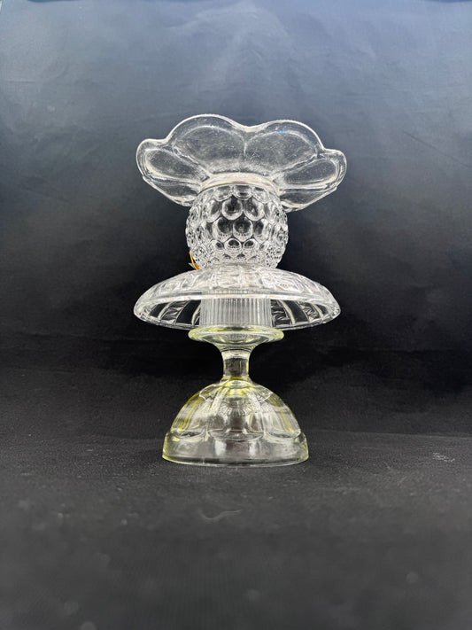 Mini Solcellelampe med lysegul fot og glassfat