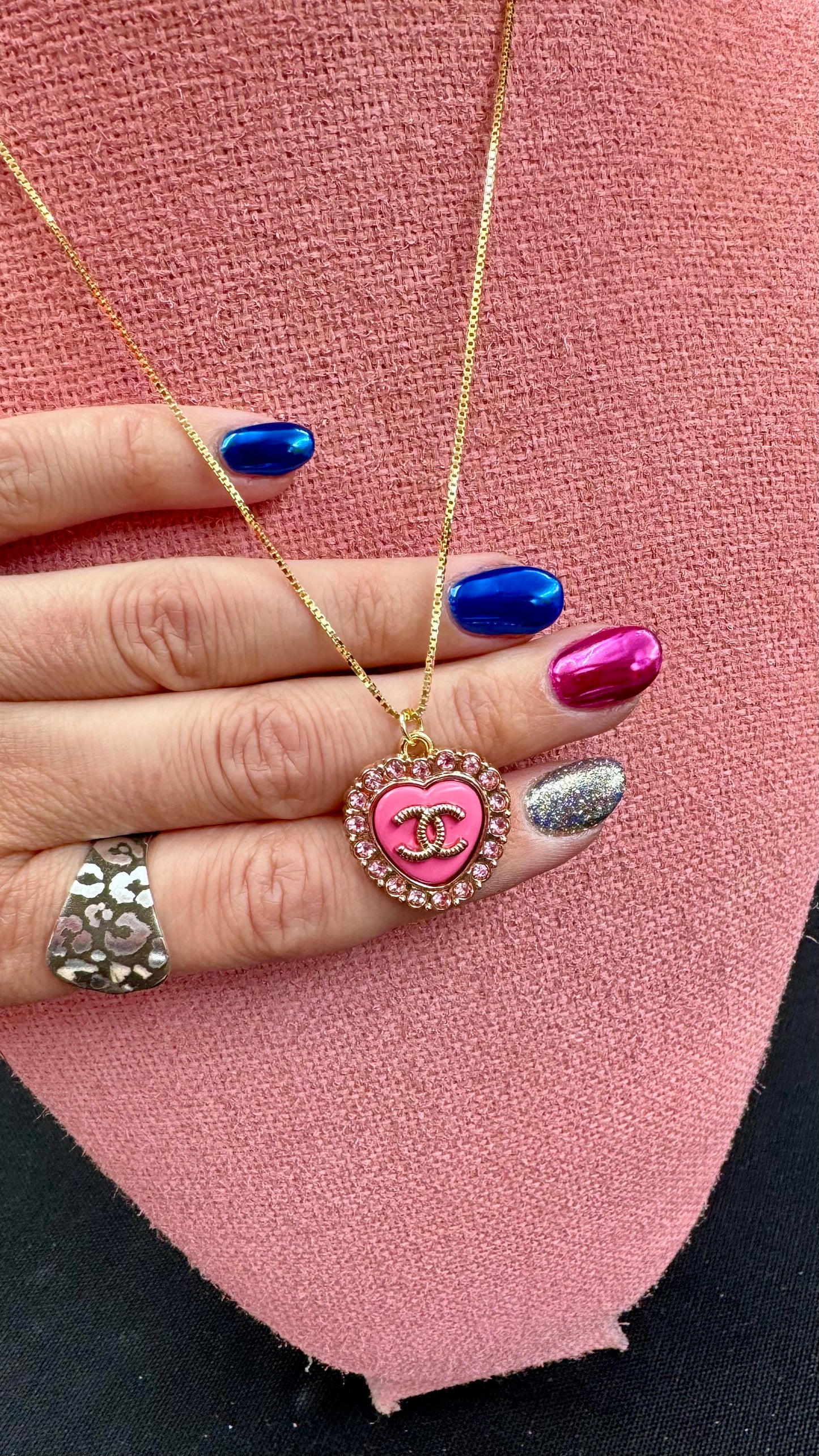 Vintage Chanel smykke gull og rosa hjerte og rosa diamanter