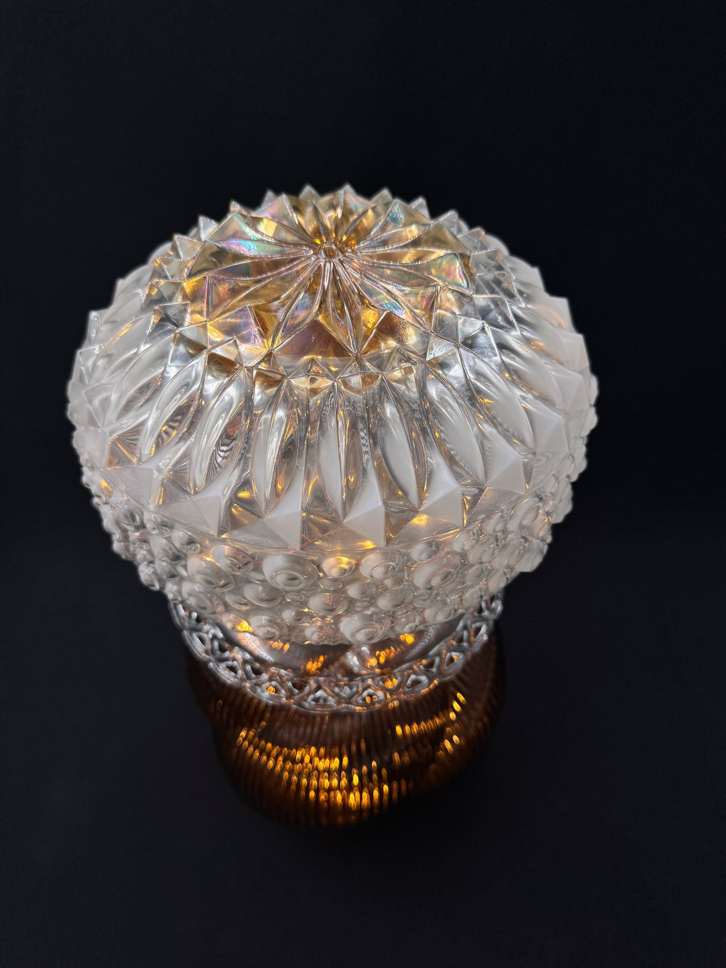 Vintage Diamantlampe med brun fot og vintage kuppel