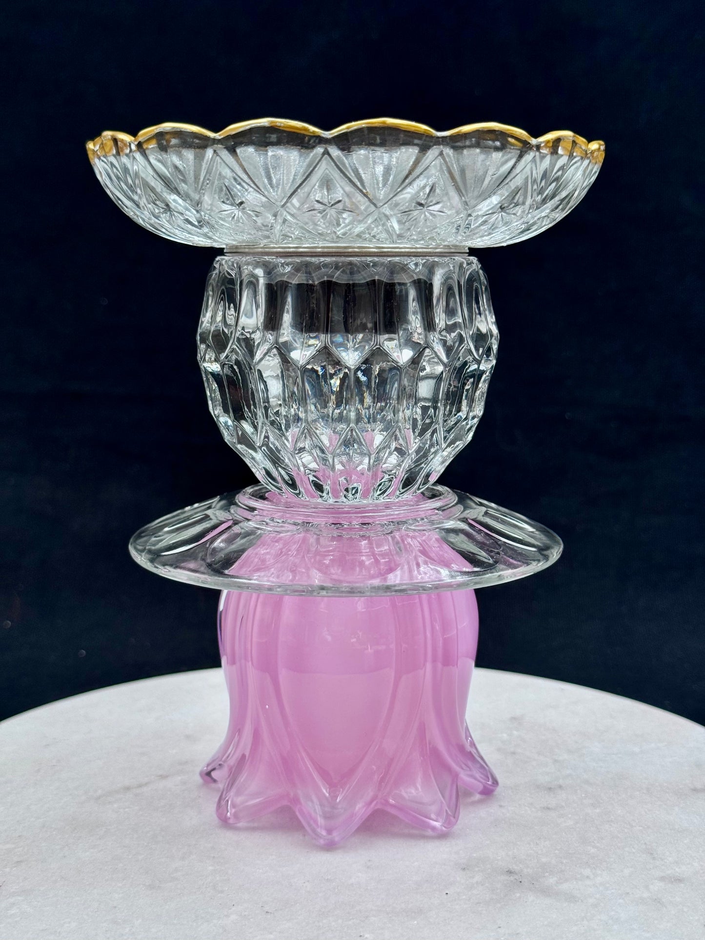 Mini Solcellelampe med rosa fot og glassfat