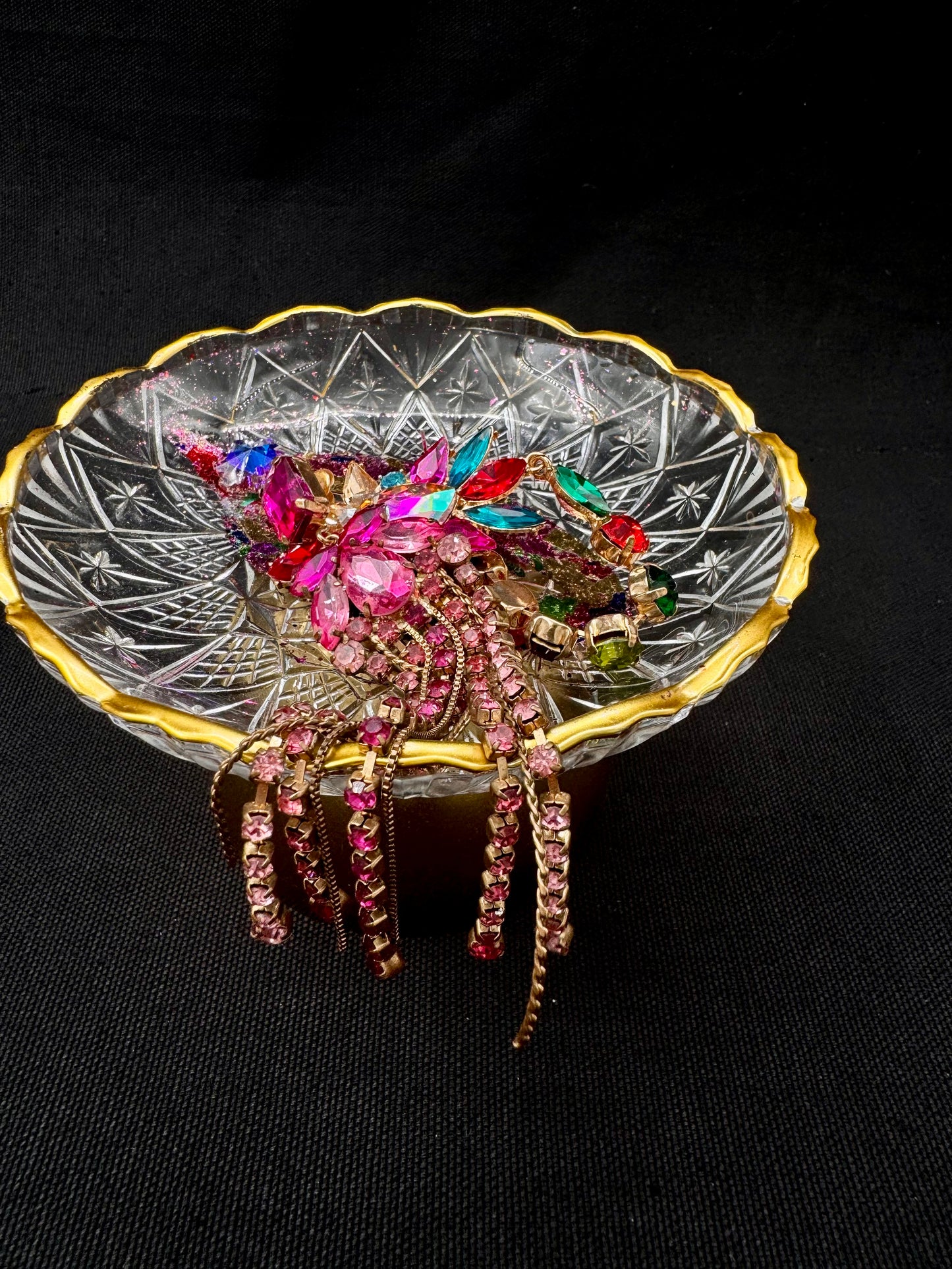 Vulvakunst klart glass og gullkant med fargefest-Vulva diamant