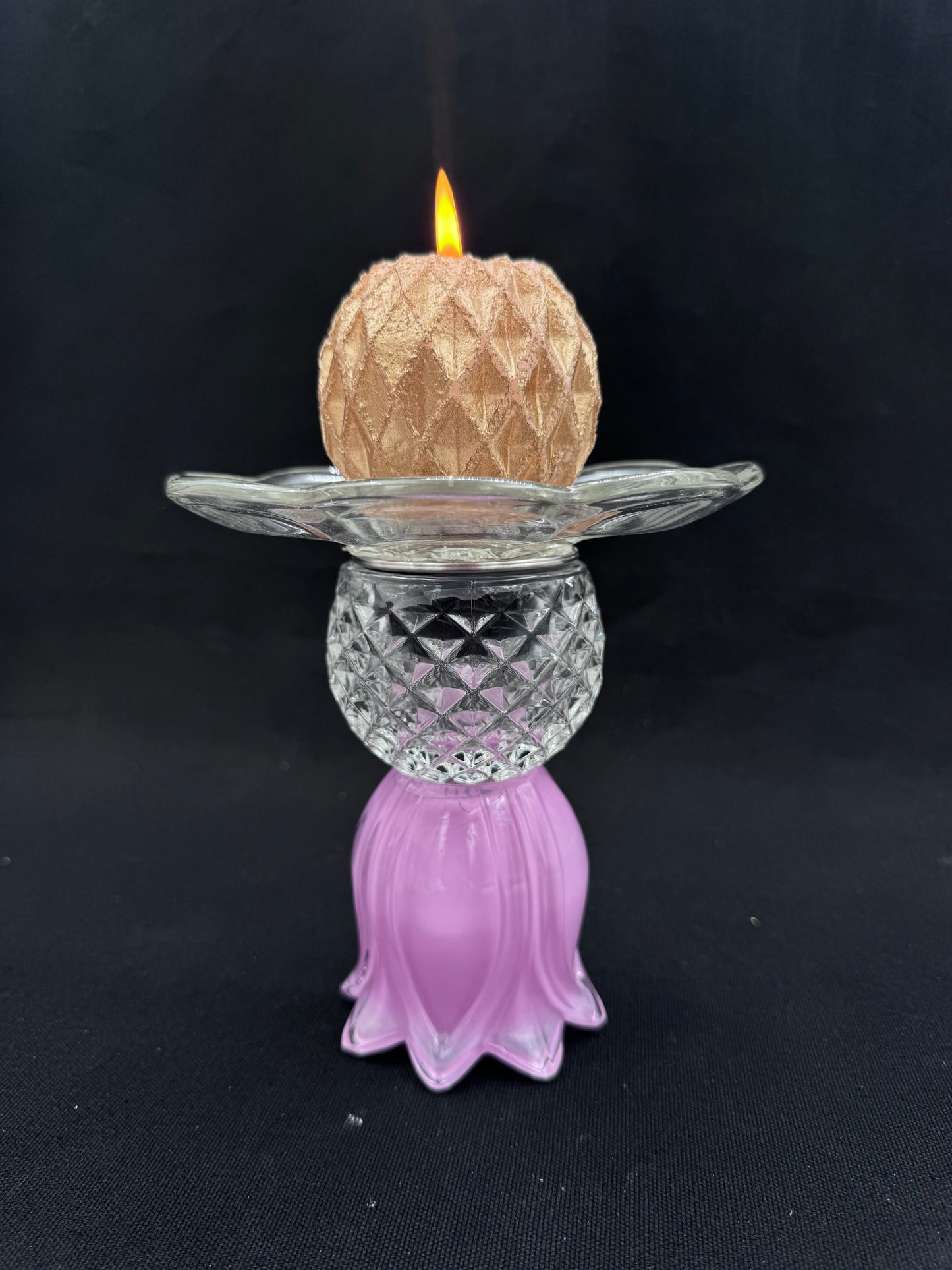 Mini Solcellelampe med rosa fot og glassfat