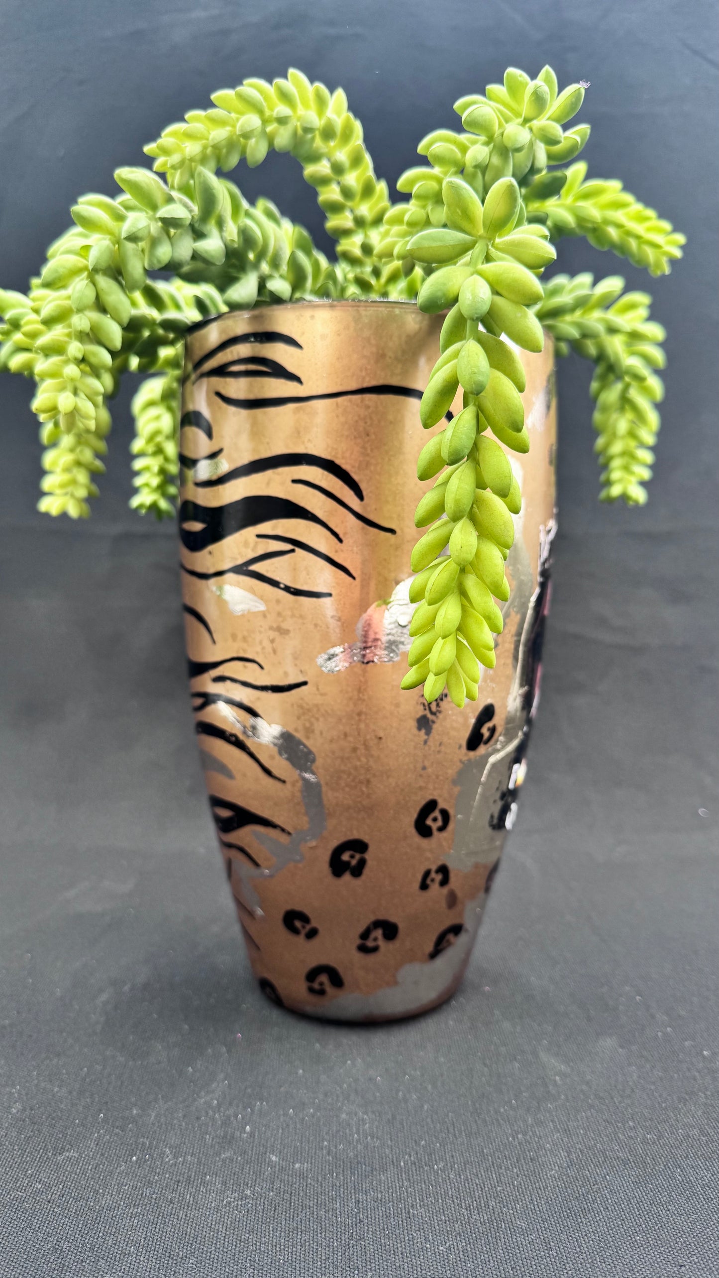 F🌟🌟king Queen Vase