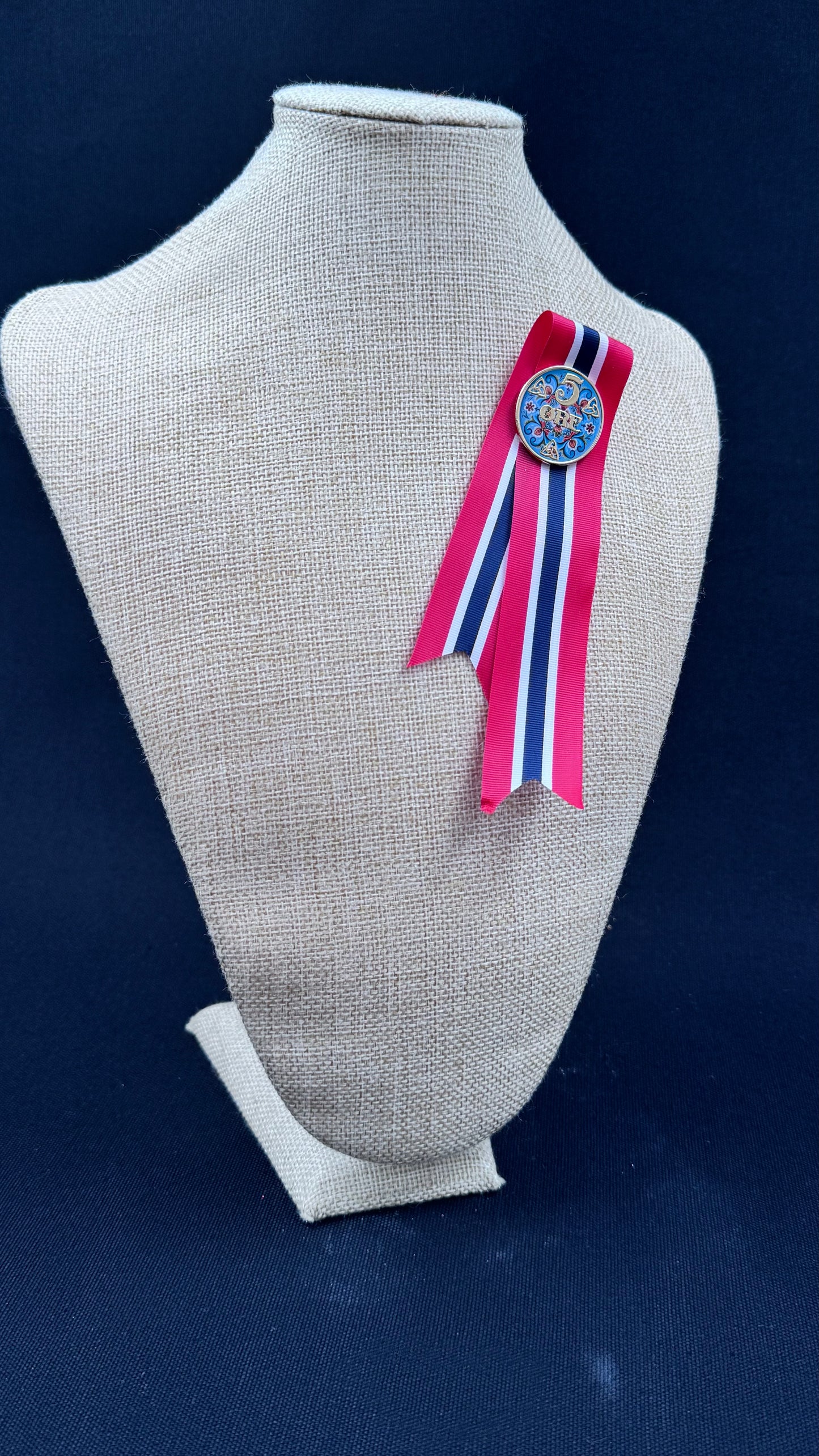 Vintage 17 Mai sløyfe Rosemalt 5 øring - samlermynt
