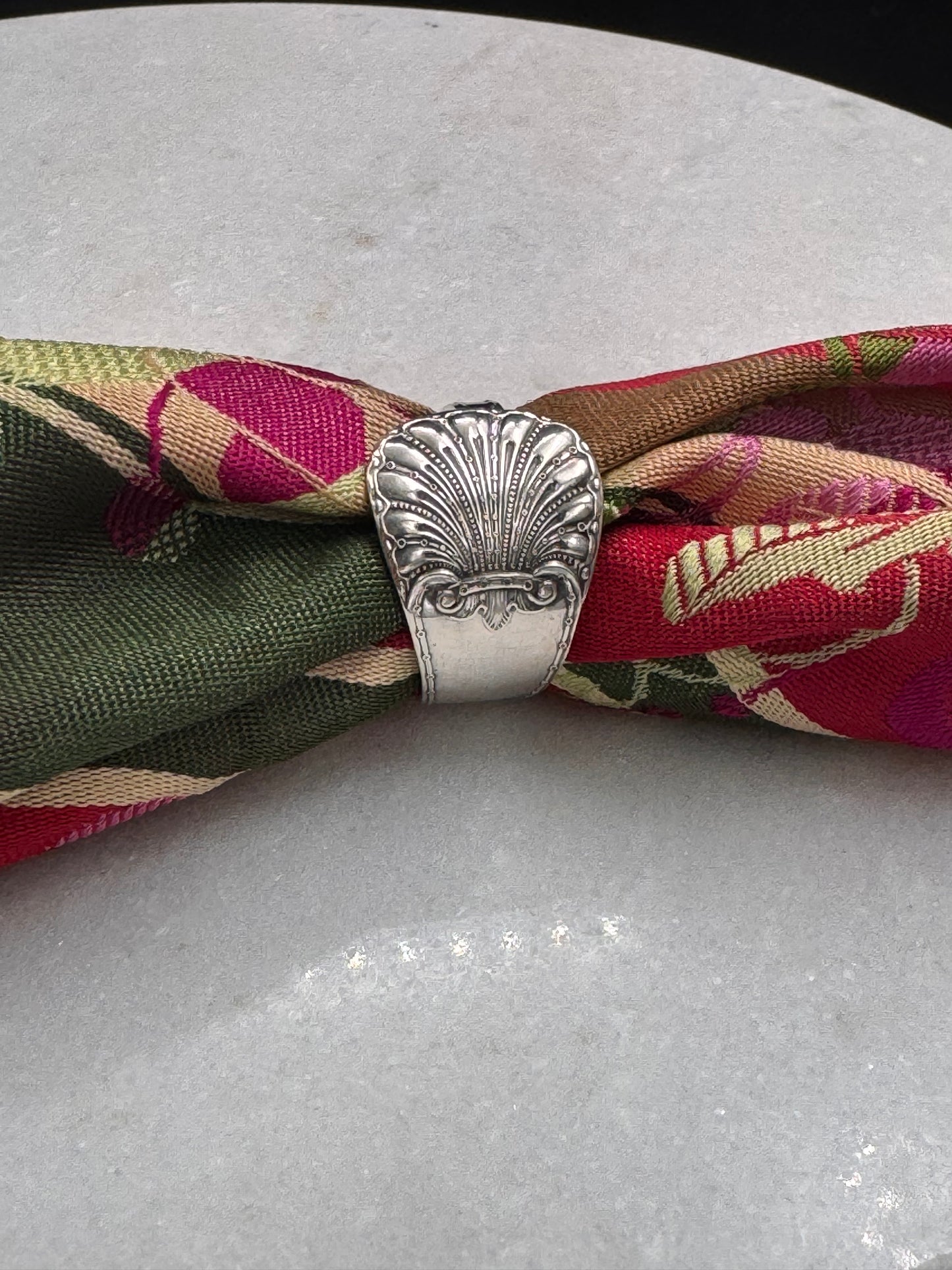 Vintage Skjerfring «Dronning»