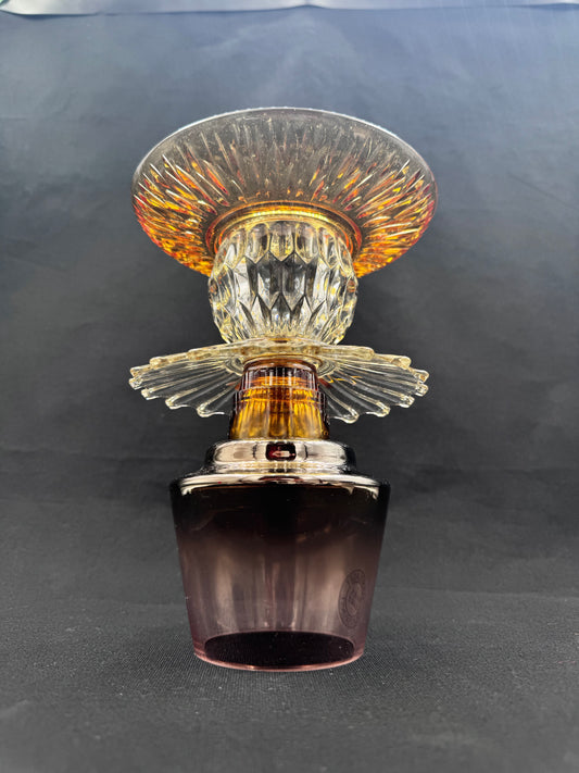 Mini Solcellelampe med kobberfarget fot og glassfat i oker