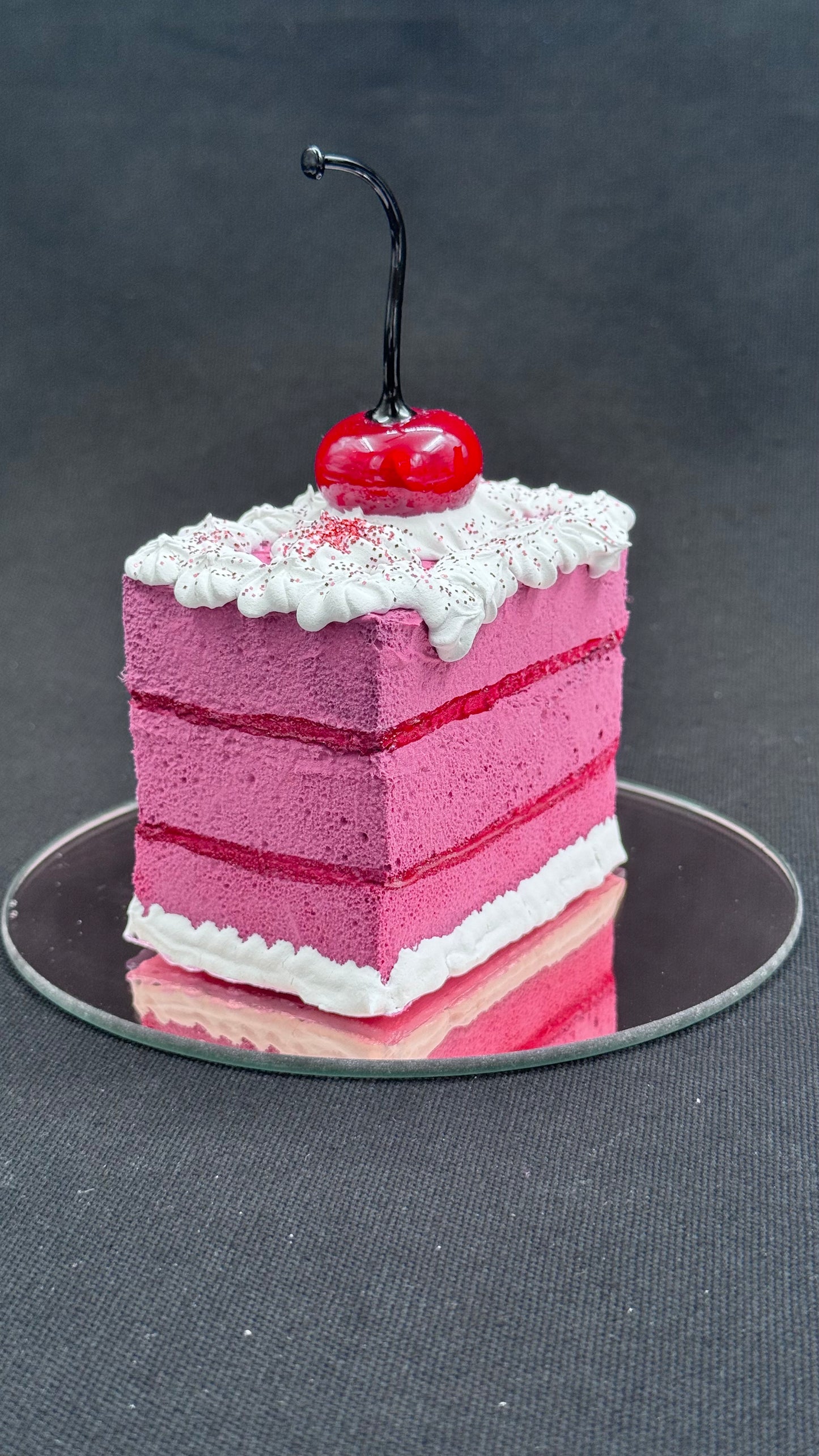 Bestilling! Stor kake og et kakestykke