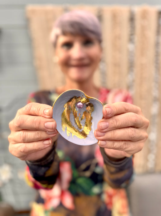 Vulvakunst Figgjo fat pastell blått og lavendel perle