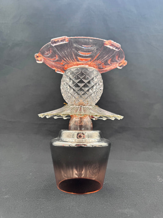 Mini Solcellelampe med kobberfarget fot og glassfat i rosa