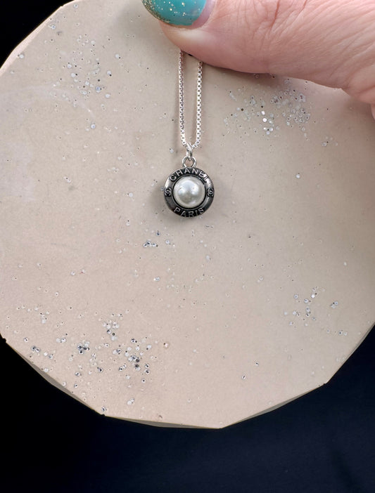 Vintage Chanel smykke i sølv med perle