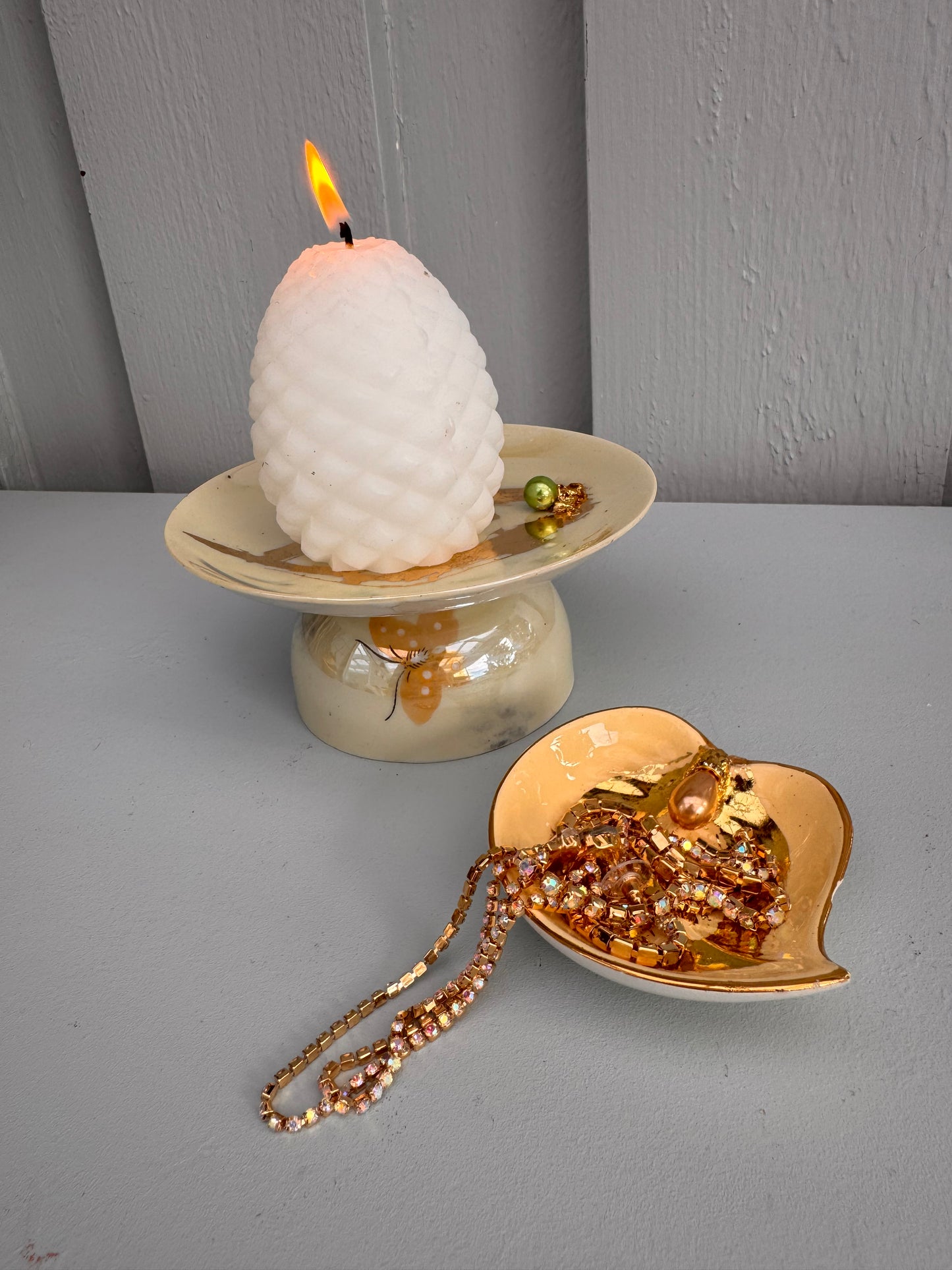 Vulvakunst Figgjo fat pastell gul og champagne perle