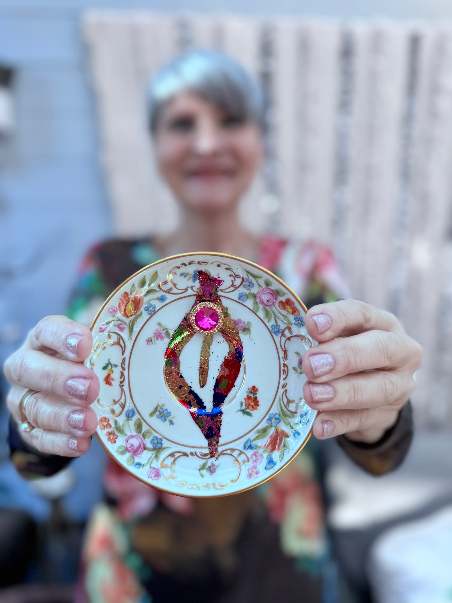 Vulvakunst med fargerike blimster og med fargefest-Vulva cerise diamant