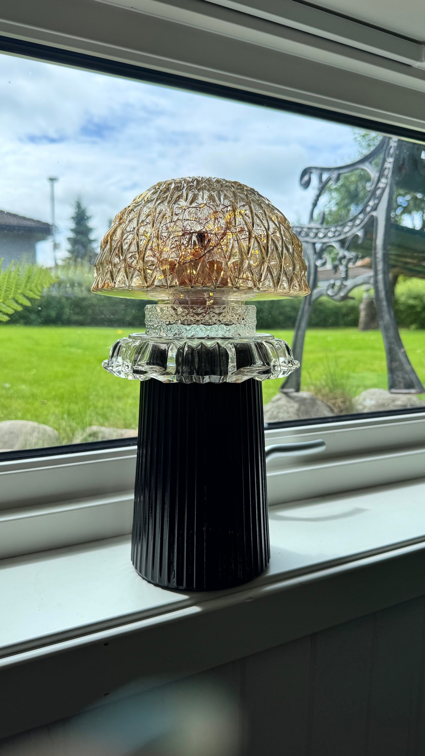 Vintage Diamantlampe med svart fot