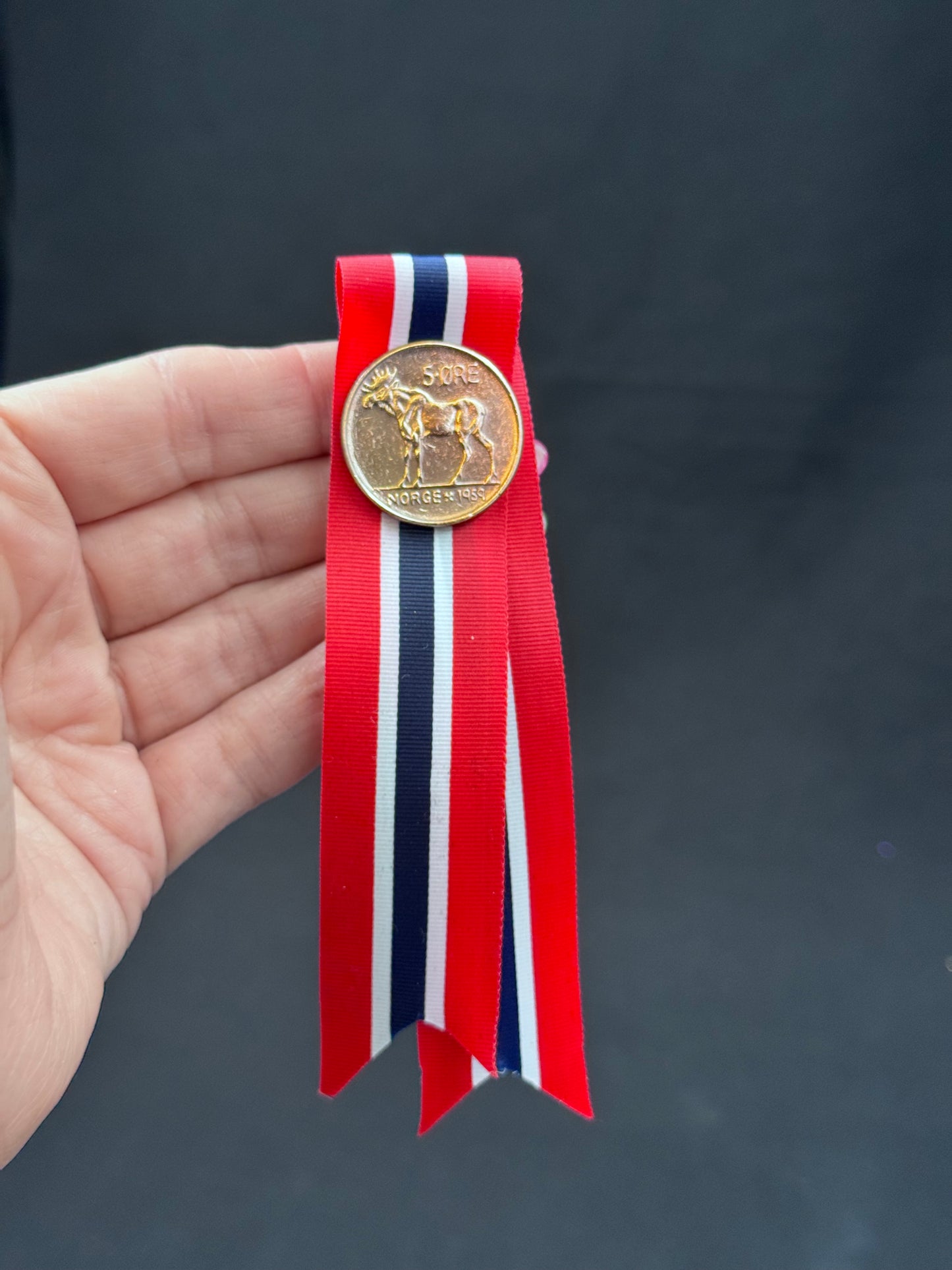 Bestilling! 3 Vintage 17 Mai sløyfe- Gammel 5 øring Elg Kobber