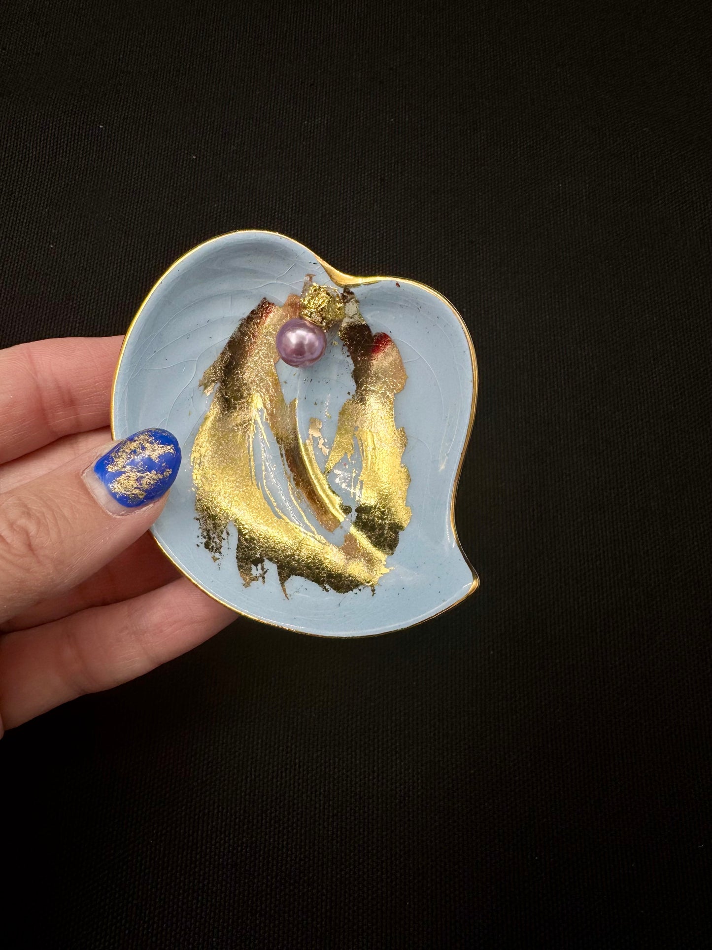 Vulvakunst Figgjo fat pastell blått og lavendel perle