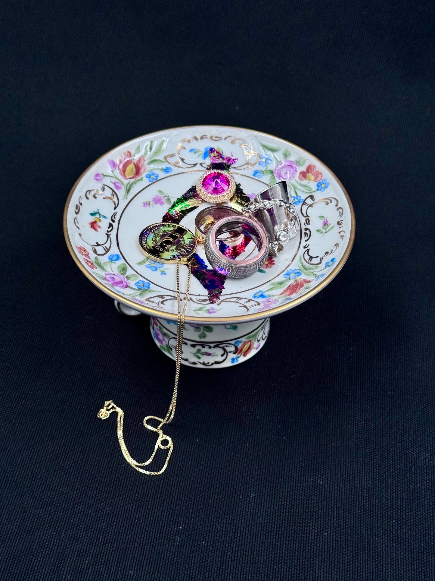 Vulvakunst med fargerike blimster og med fargefest-Vulva cerise diamant
