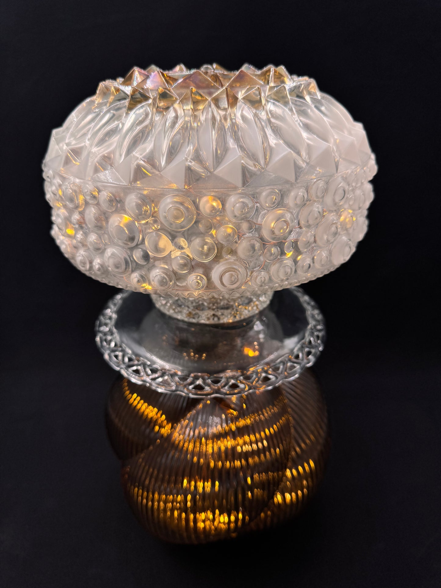Vintage Diamantlampe med brun fot og vintage kuppel