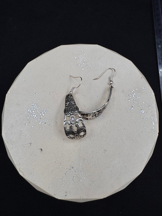 Vintage øredobb i sølvplett bøyd halvsirkel