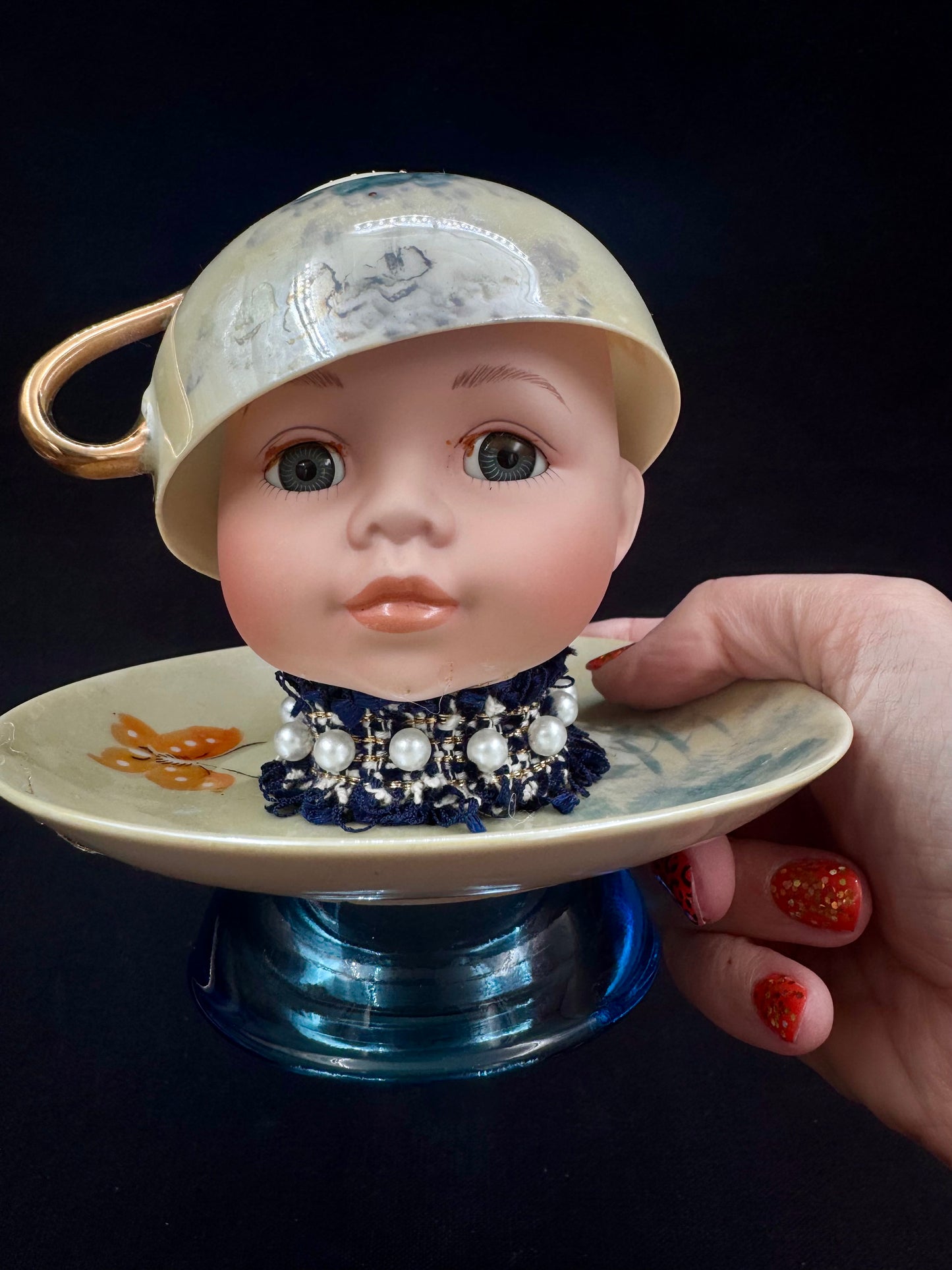 Vintage dukke på fat «Blåne»