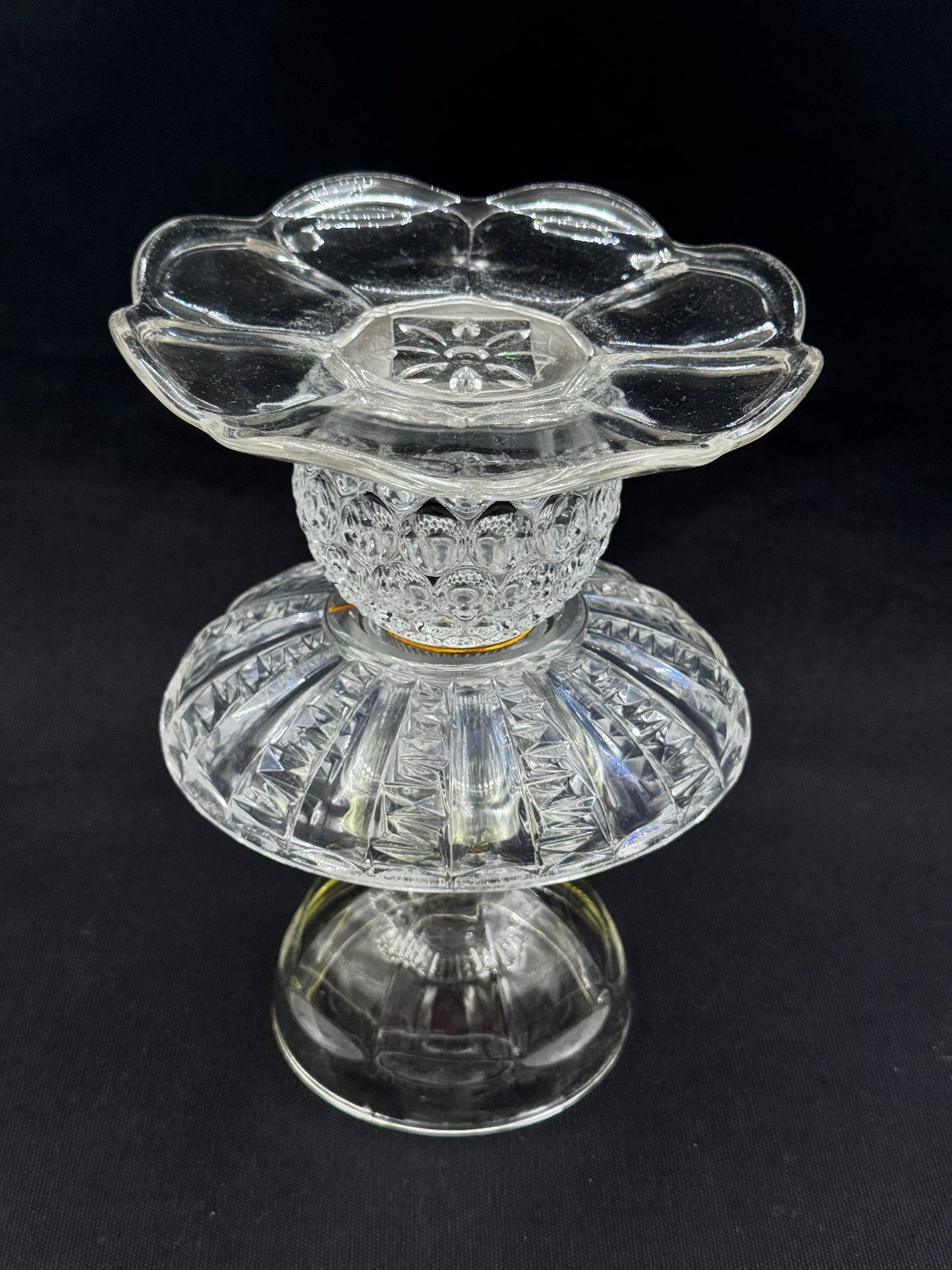 Mini Solcellelampe med lysegul fot og glassfat