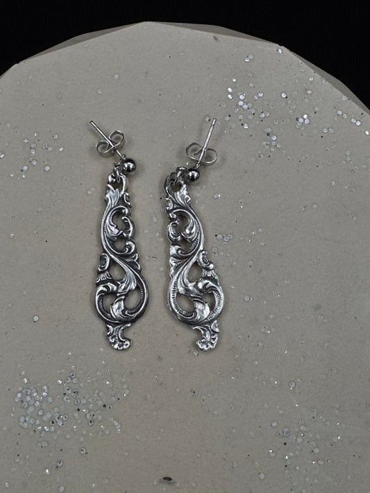 Vintage øredobb i sølvmønster «Dobbel Rokokko» mocca-str