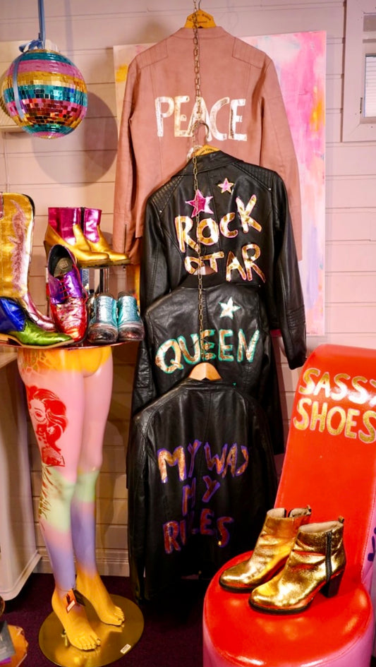 Spesialbestill Sassy Sko & Klær