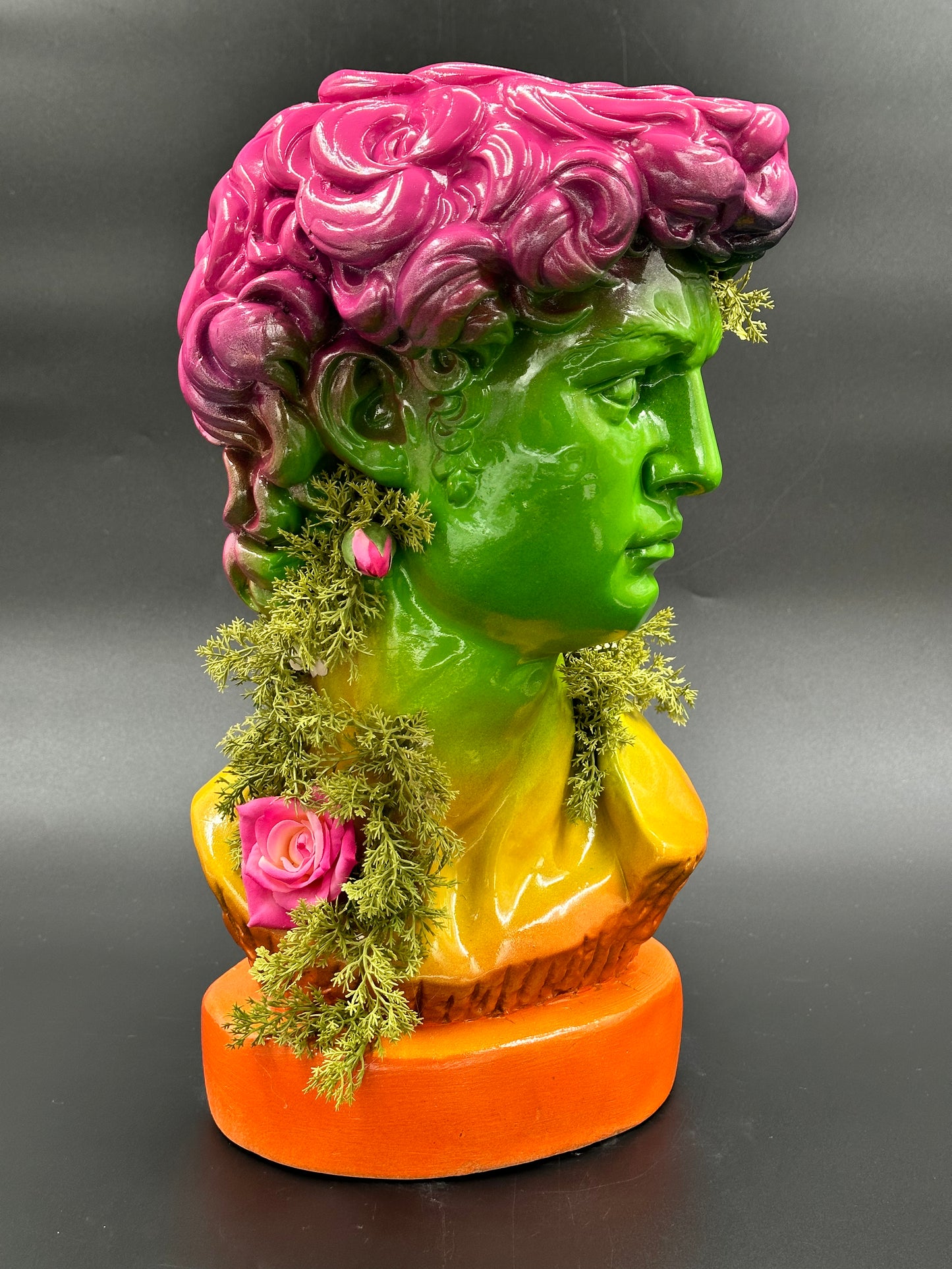 MANN «David statue» i skogen