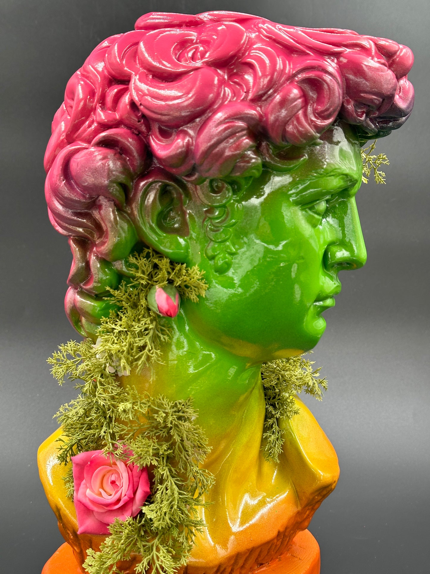 MANN «David statue» i skogen