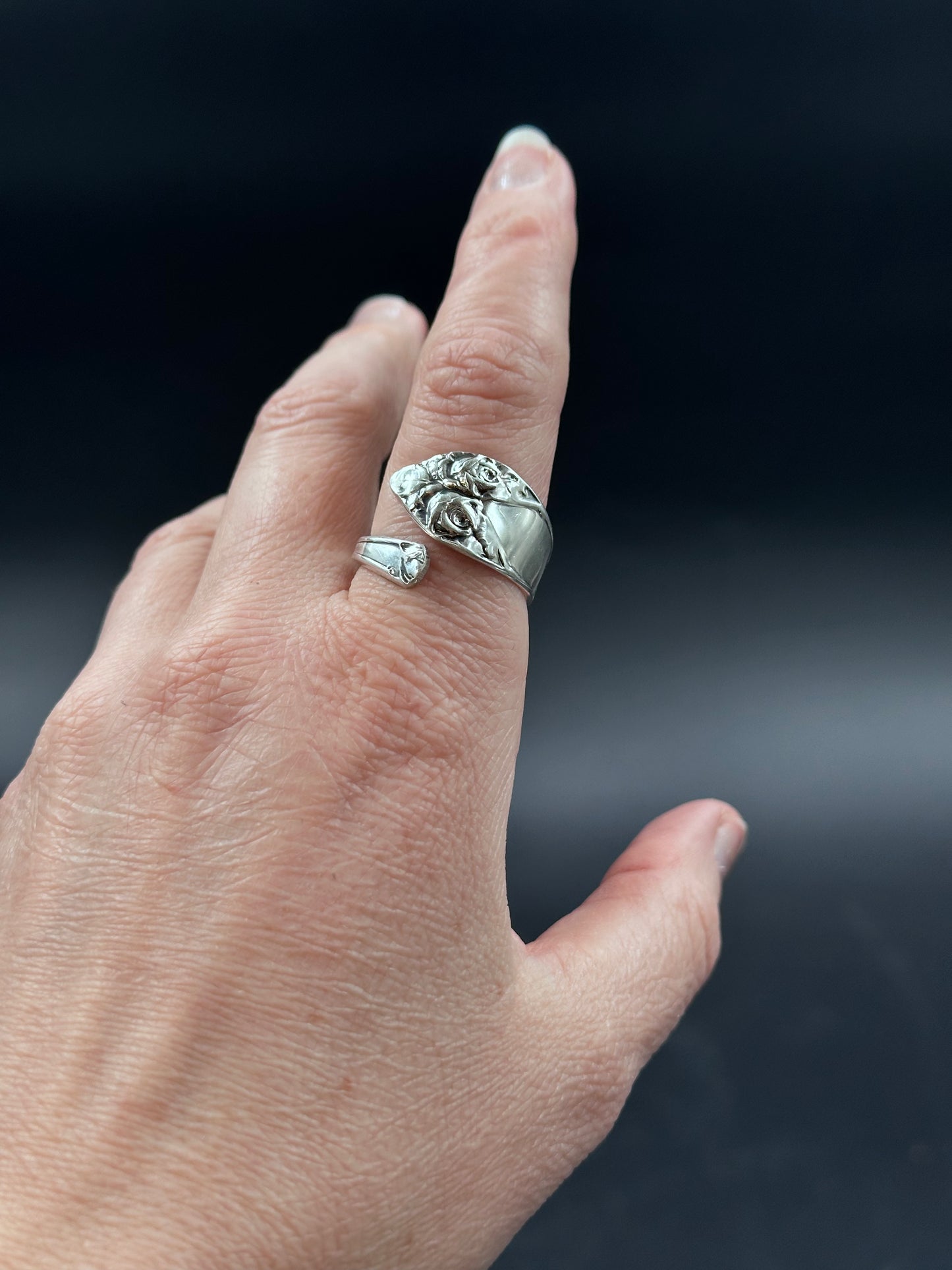 Vintage Sølvring «Opphøyd rose» Spiral str 62