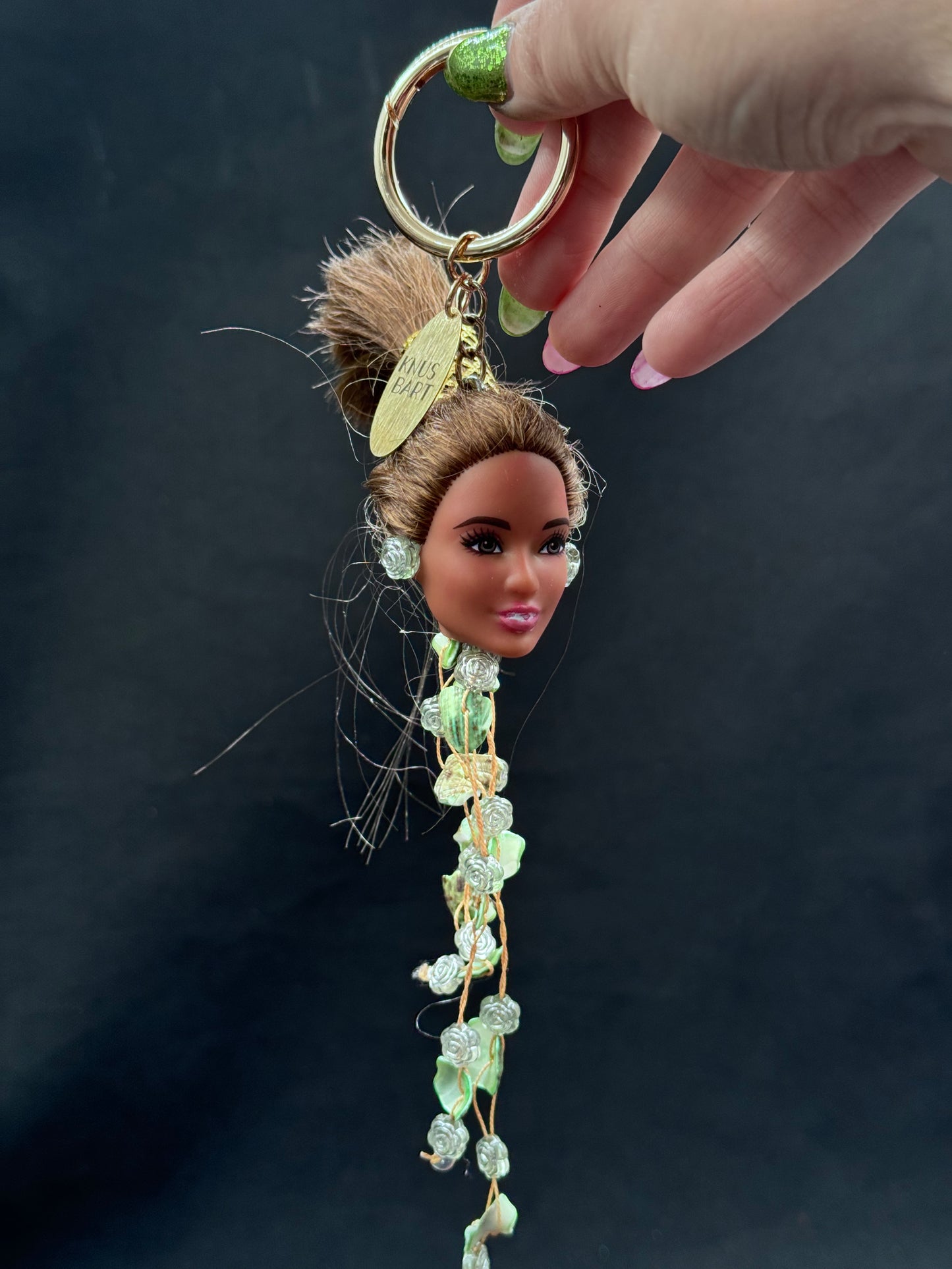 Vintage Barbie gull. Lasergravering «bitch please»