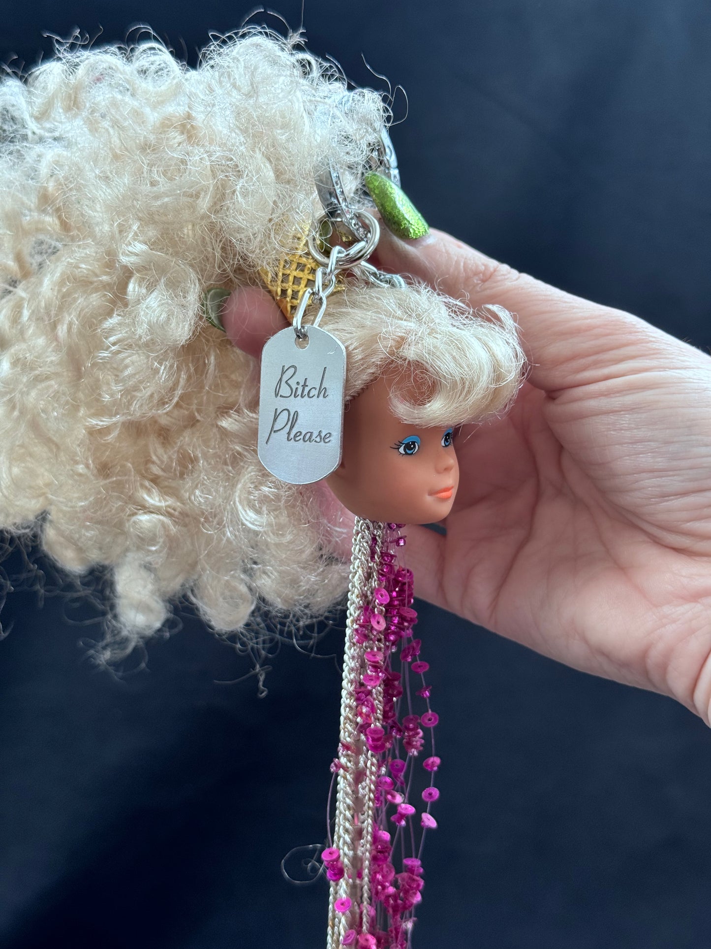 Vintage Barbie rosa. Lasergravering «bitch please»
