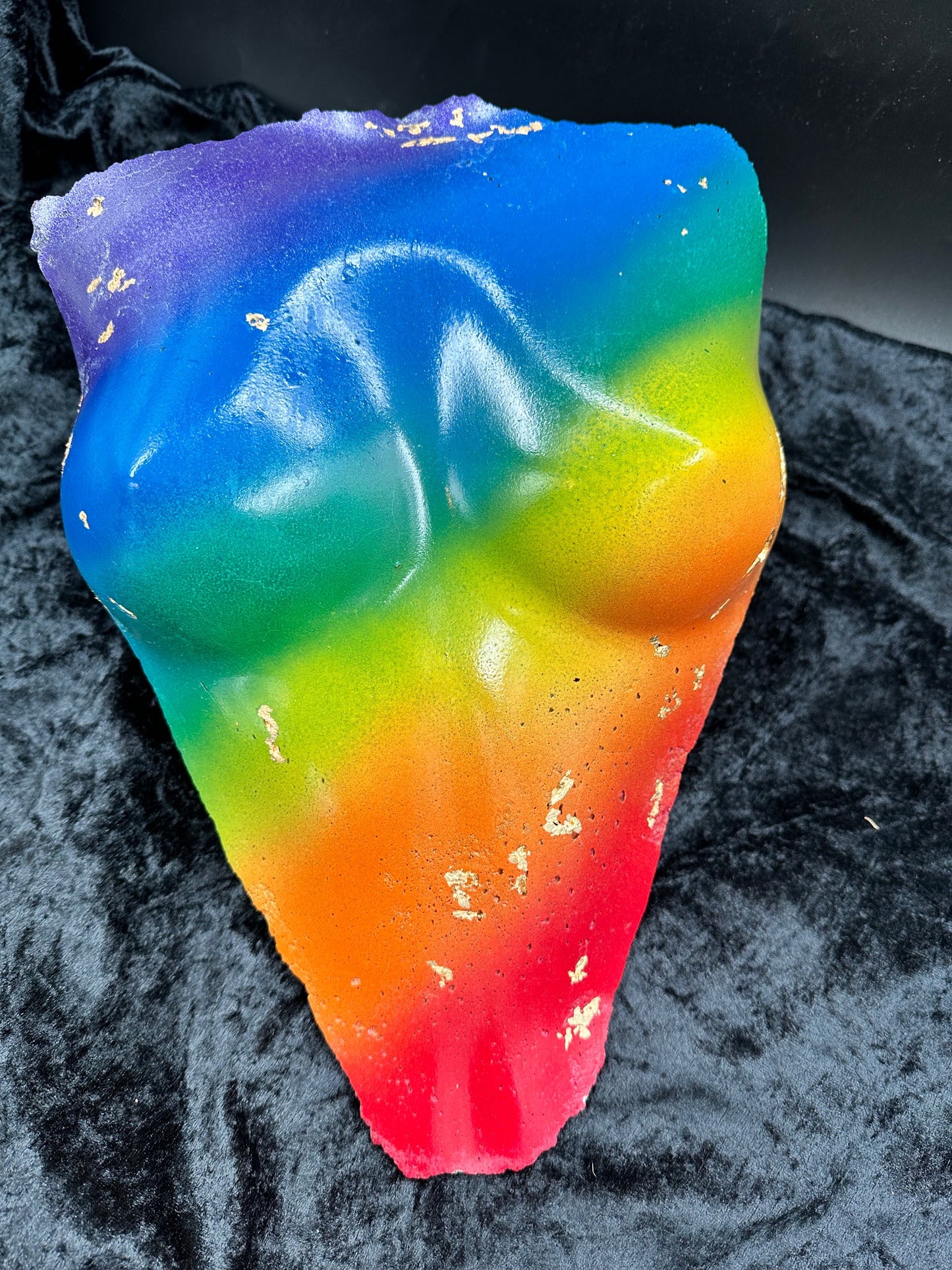 Torso DAME i betong i PRIDE farger🏳️🌈