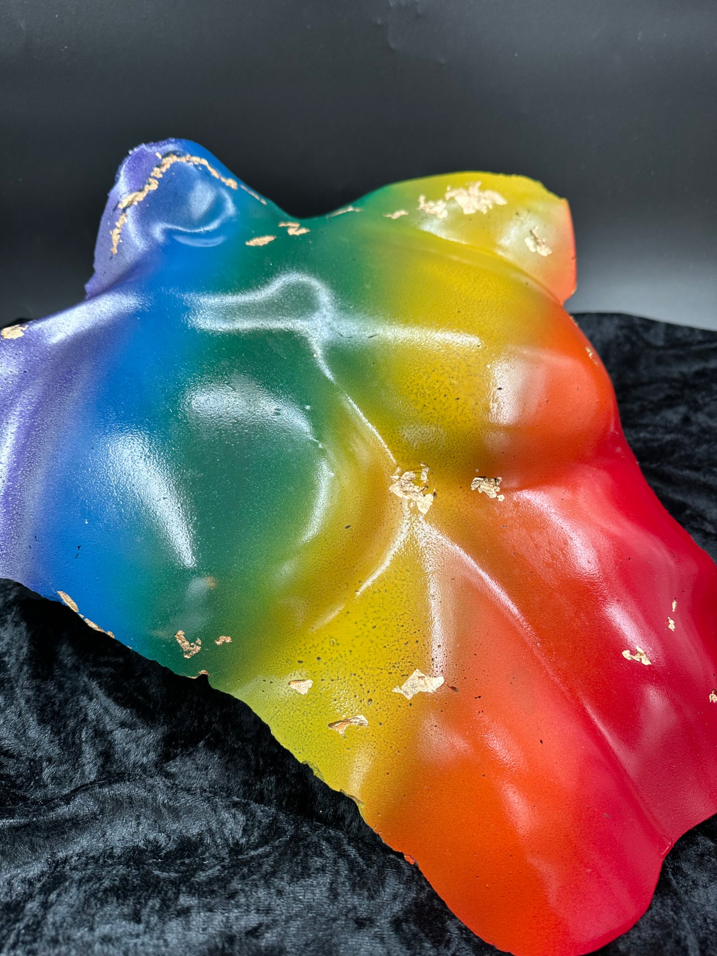Torso MANN i betong i PRIDE farger🏳️🌈