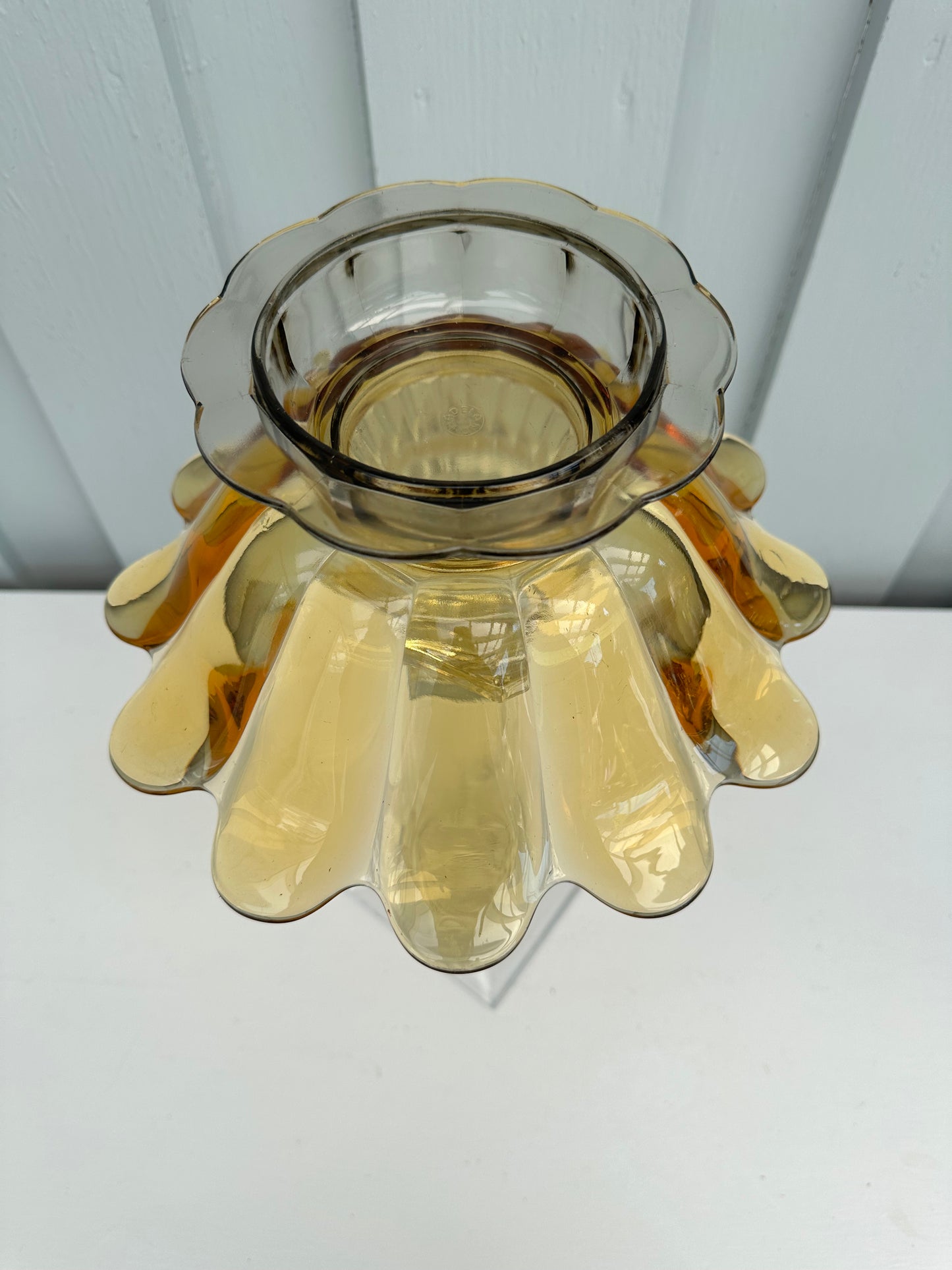 Majestetisk diamantlampe i rav og krystall