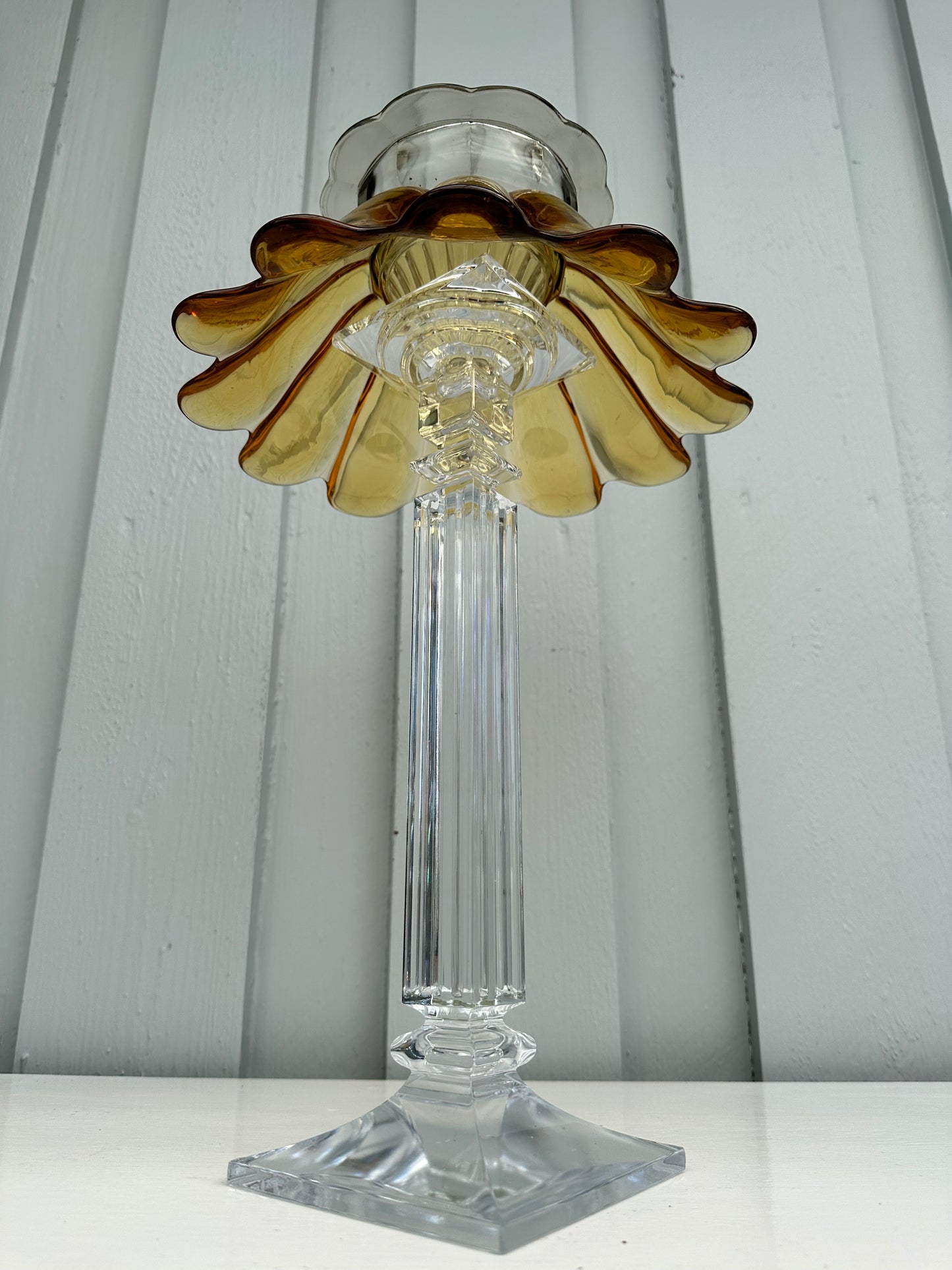 Majestetisk diamantlampe i rav og krystall