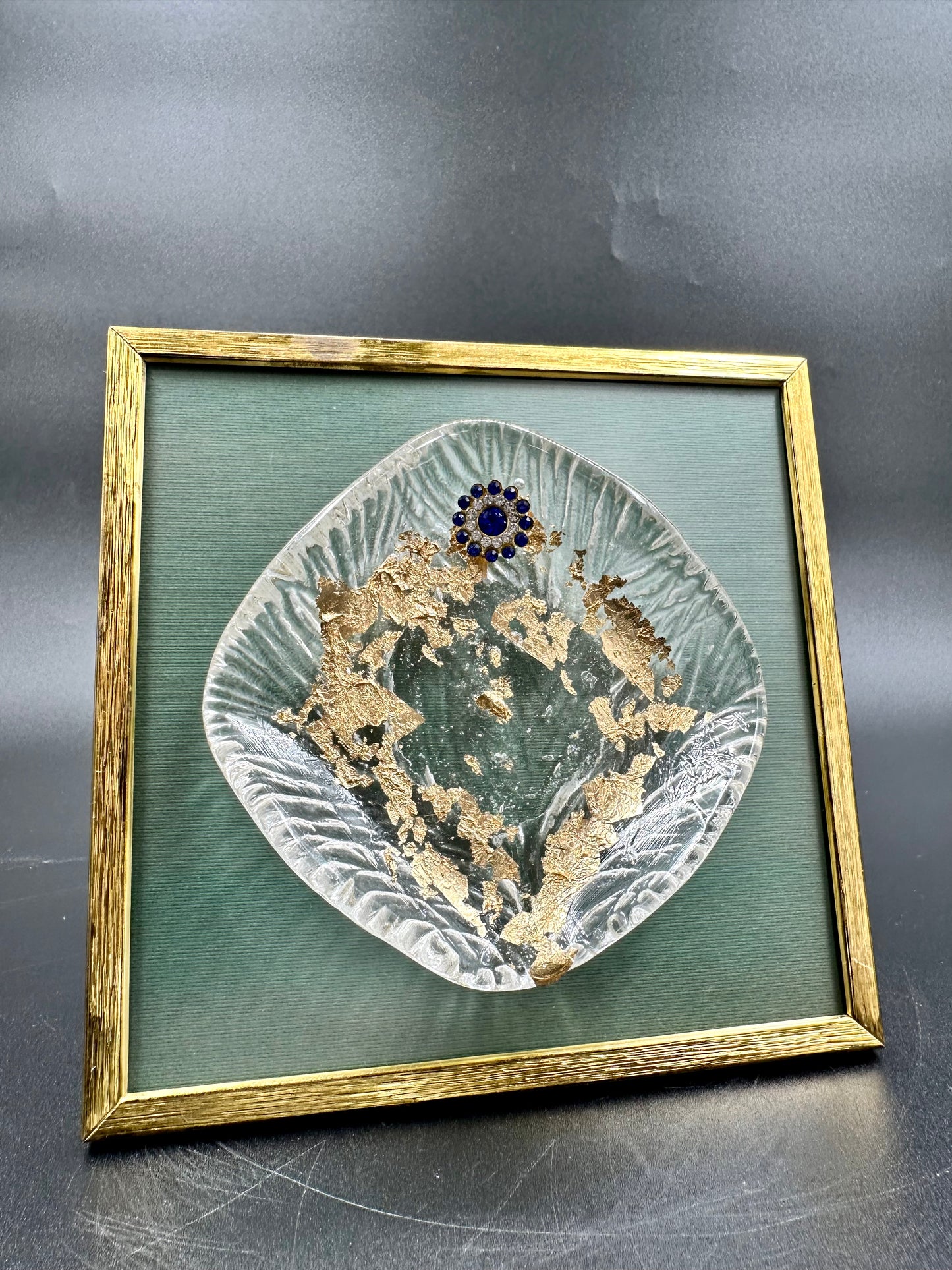 Vulvakunst i vintage ramme klart glass med blå blomsterdiamant