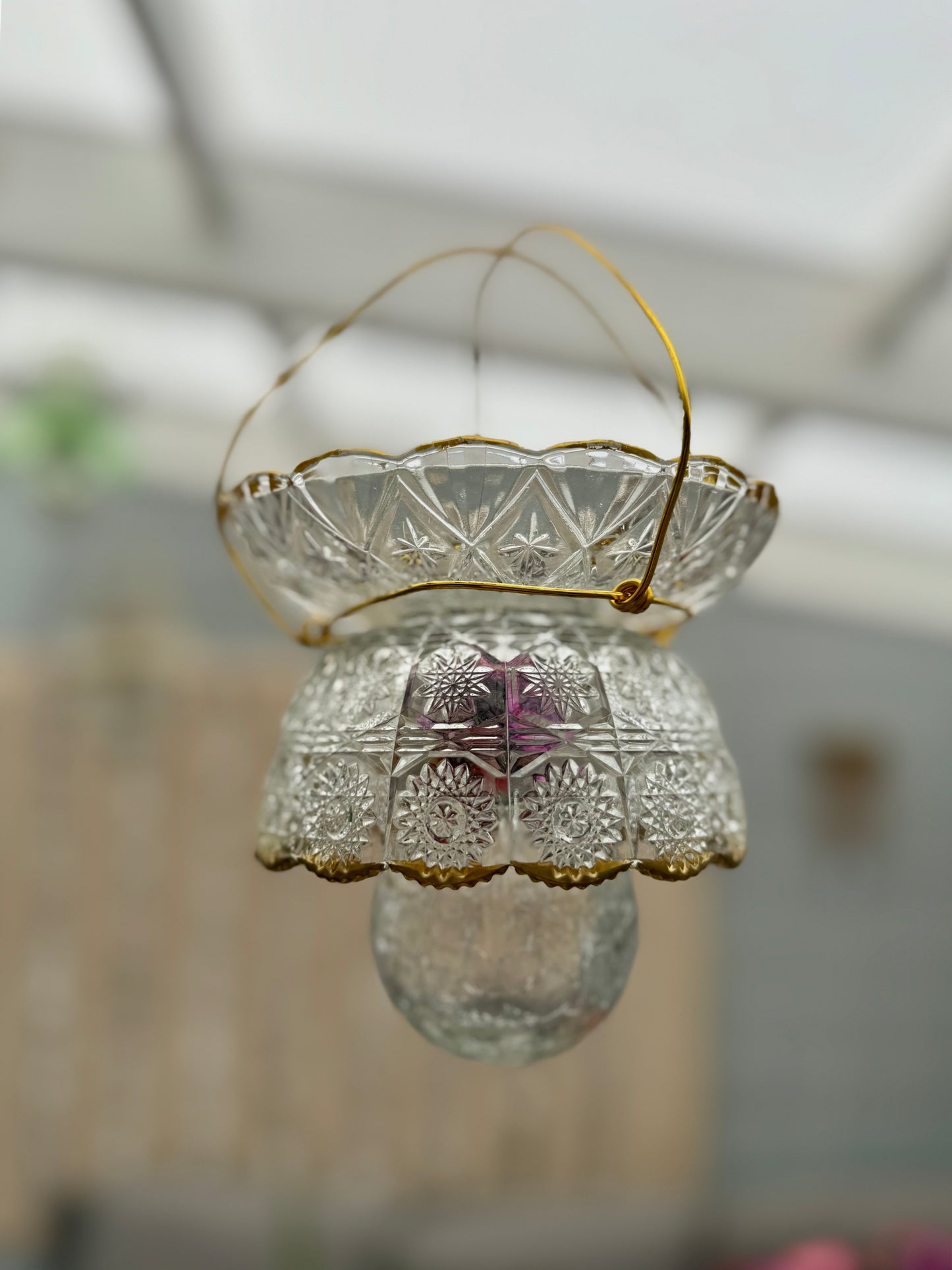 Vintage Solcellelampe hengelykt - klart glass og gulldetaljer